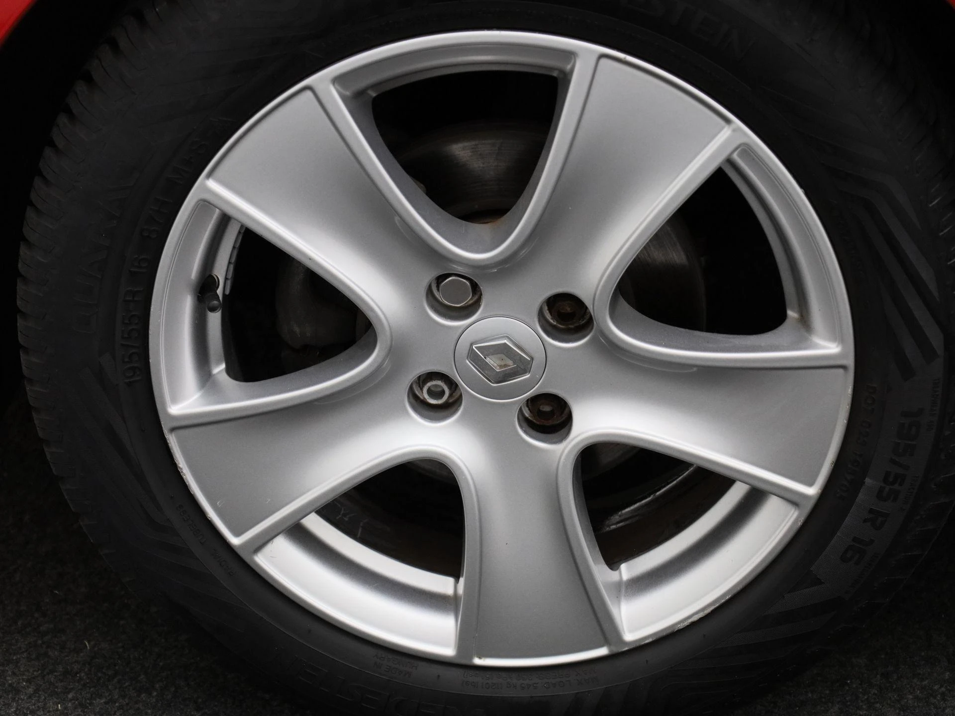 Renault-Clio-image-11