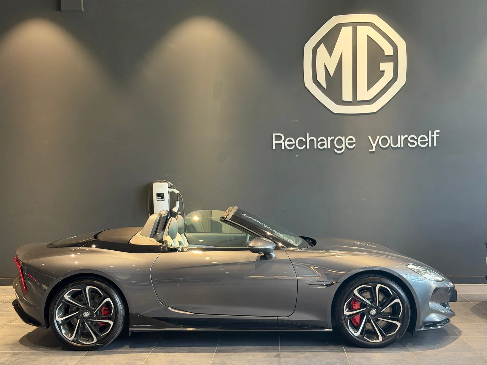 MG Cyberster GT 77kWh