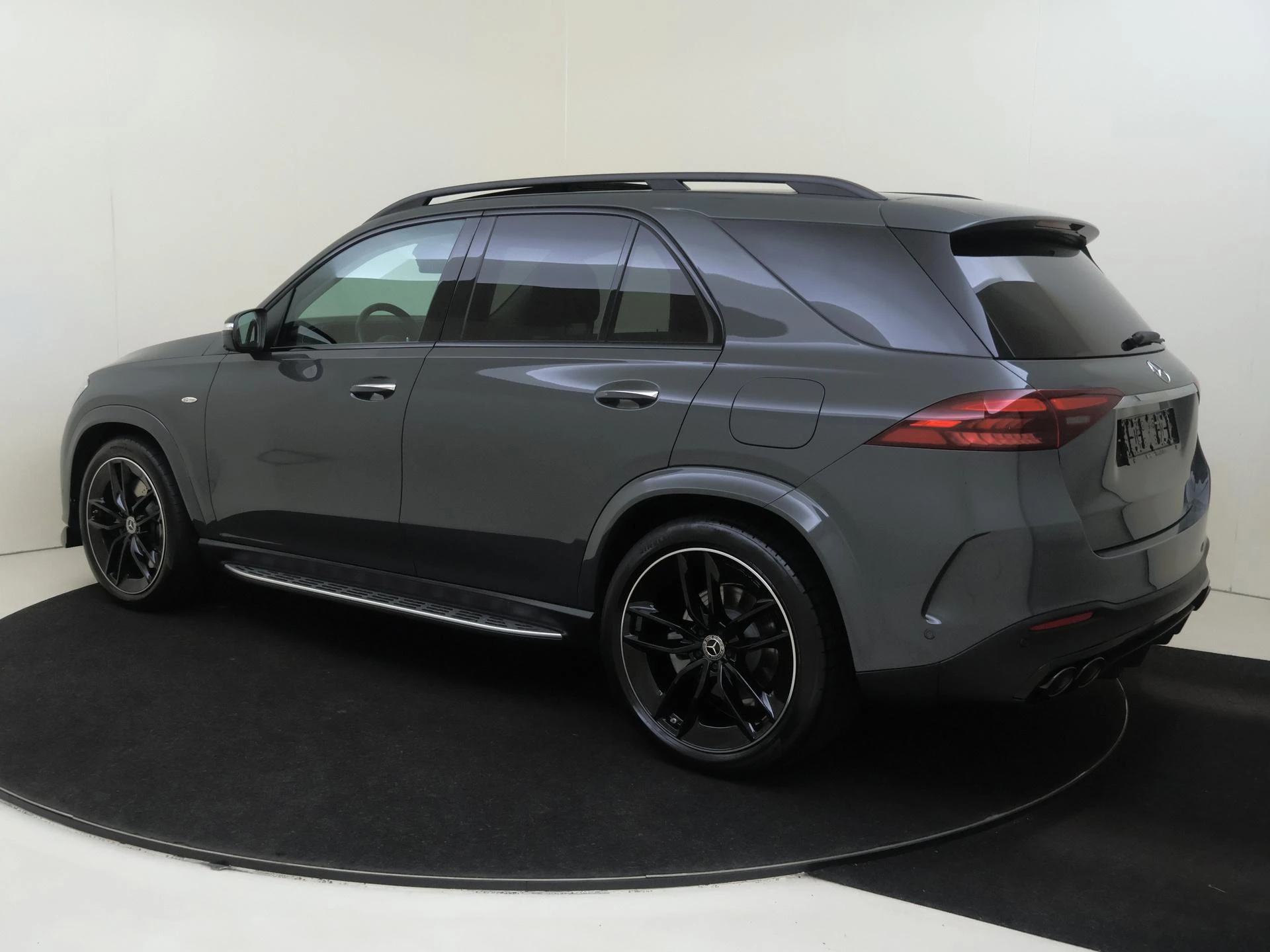 Mercedes-Benz-GLE-image-2