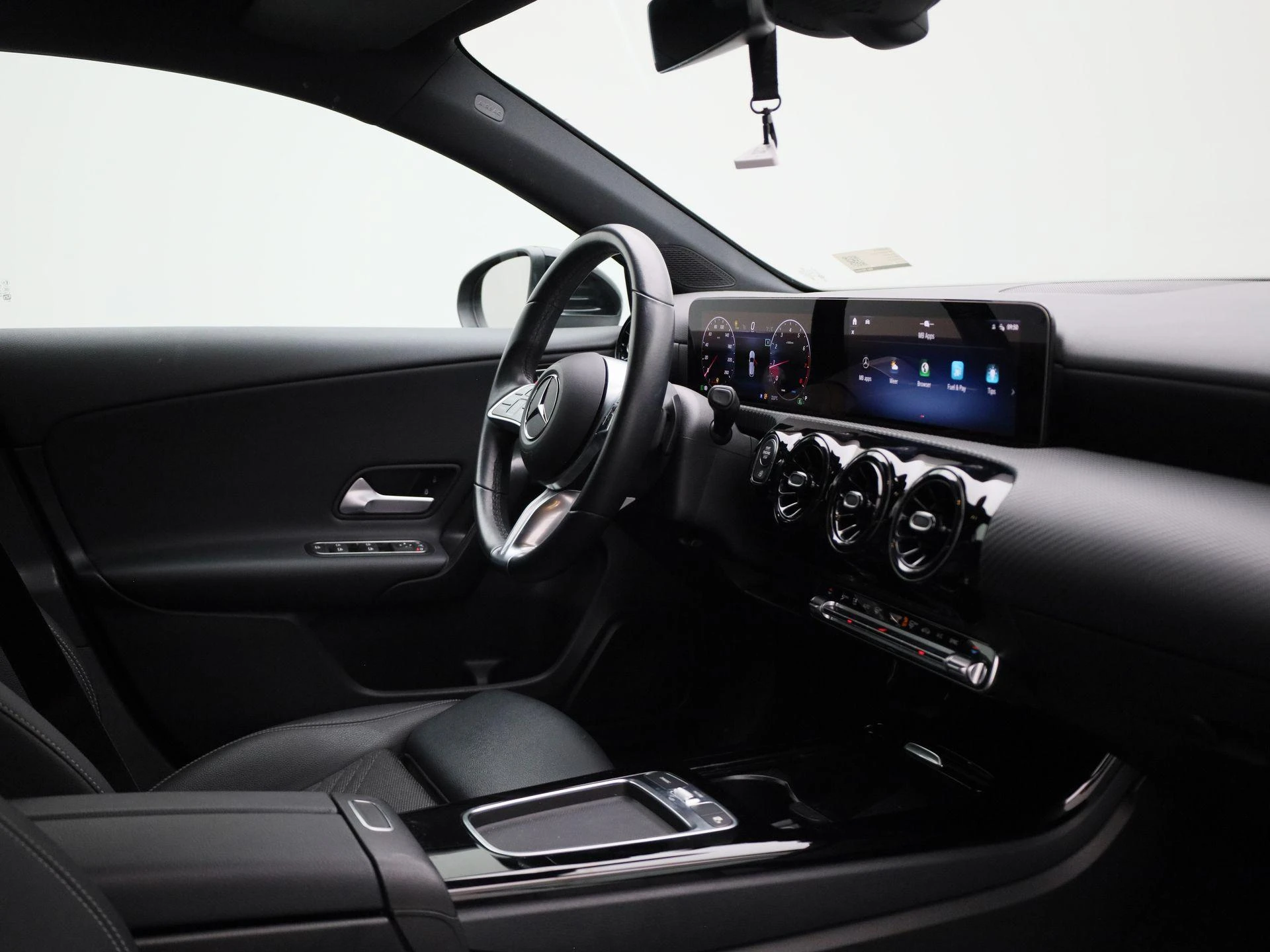 Mercedes-Benz-A-Klasse-image-32