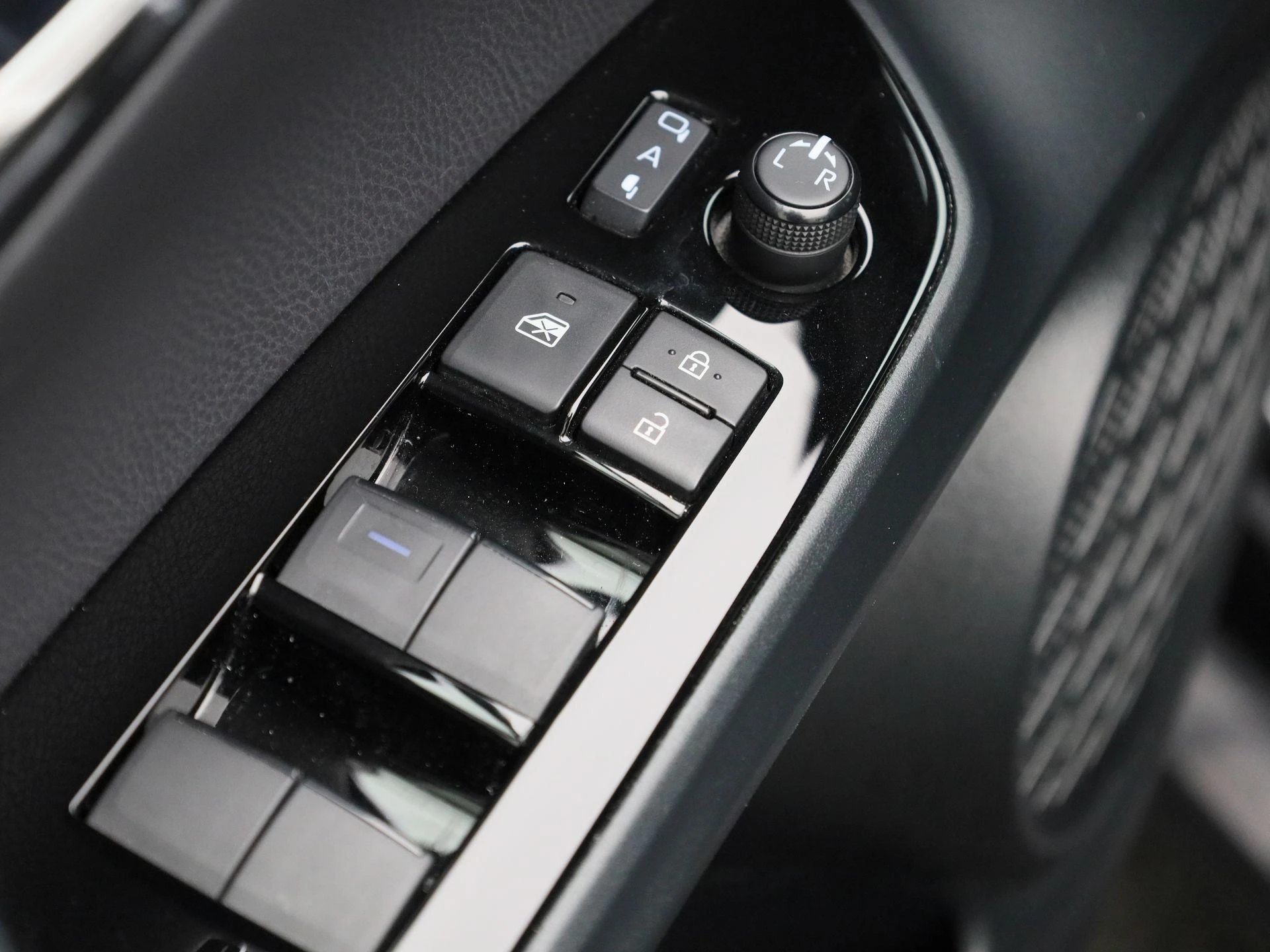 Toyota-Prius-image-35