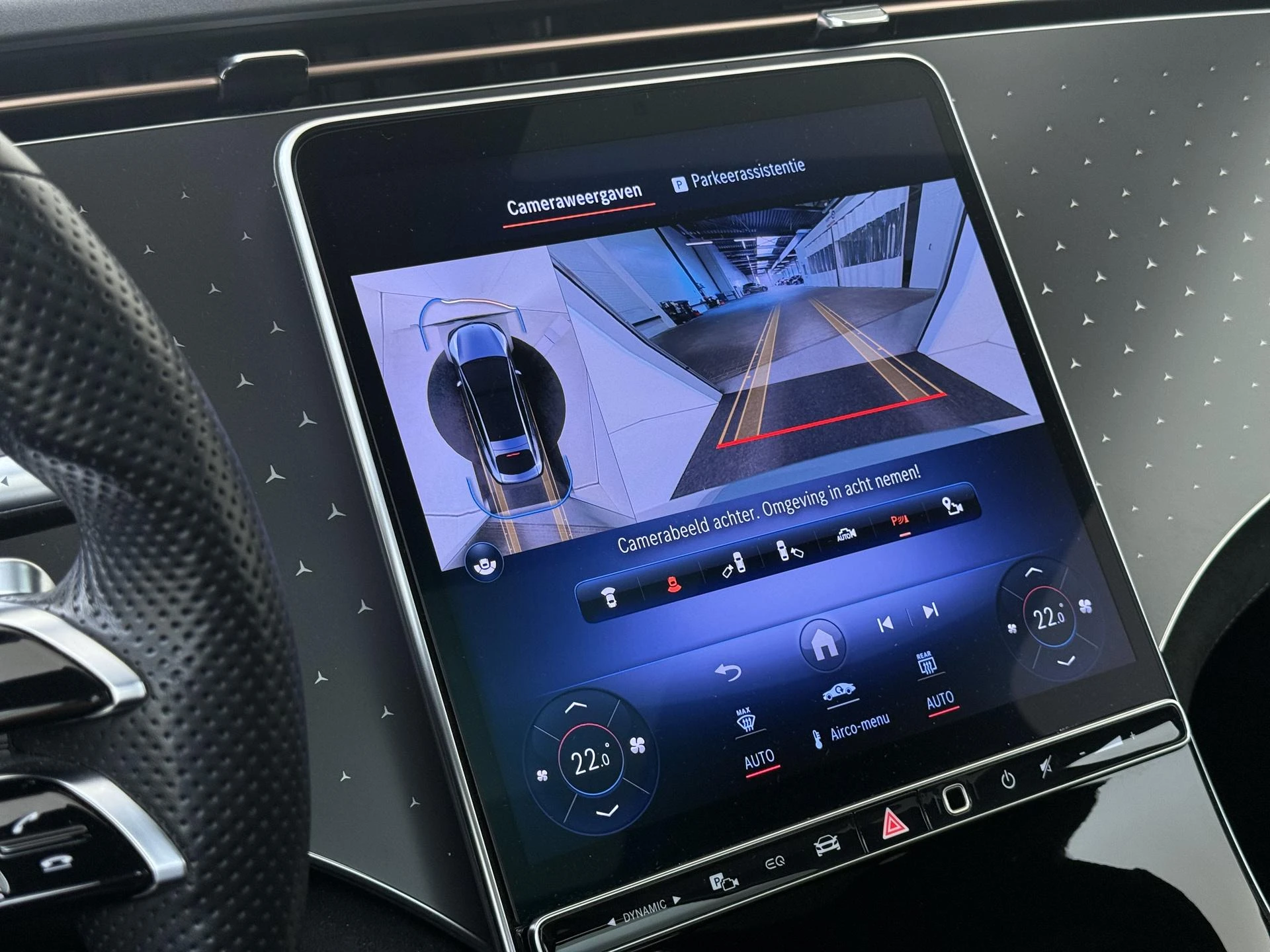 Mercedes-Benz-EQS-image-19