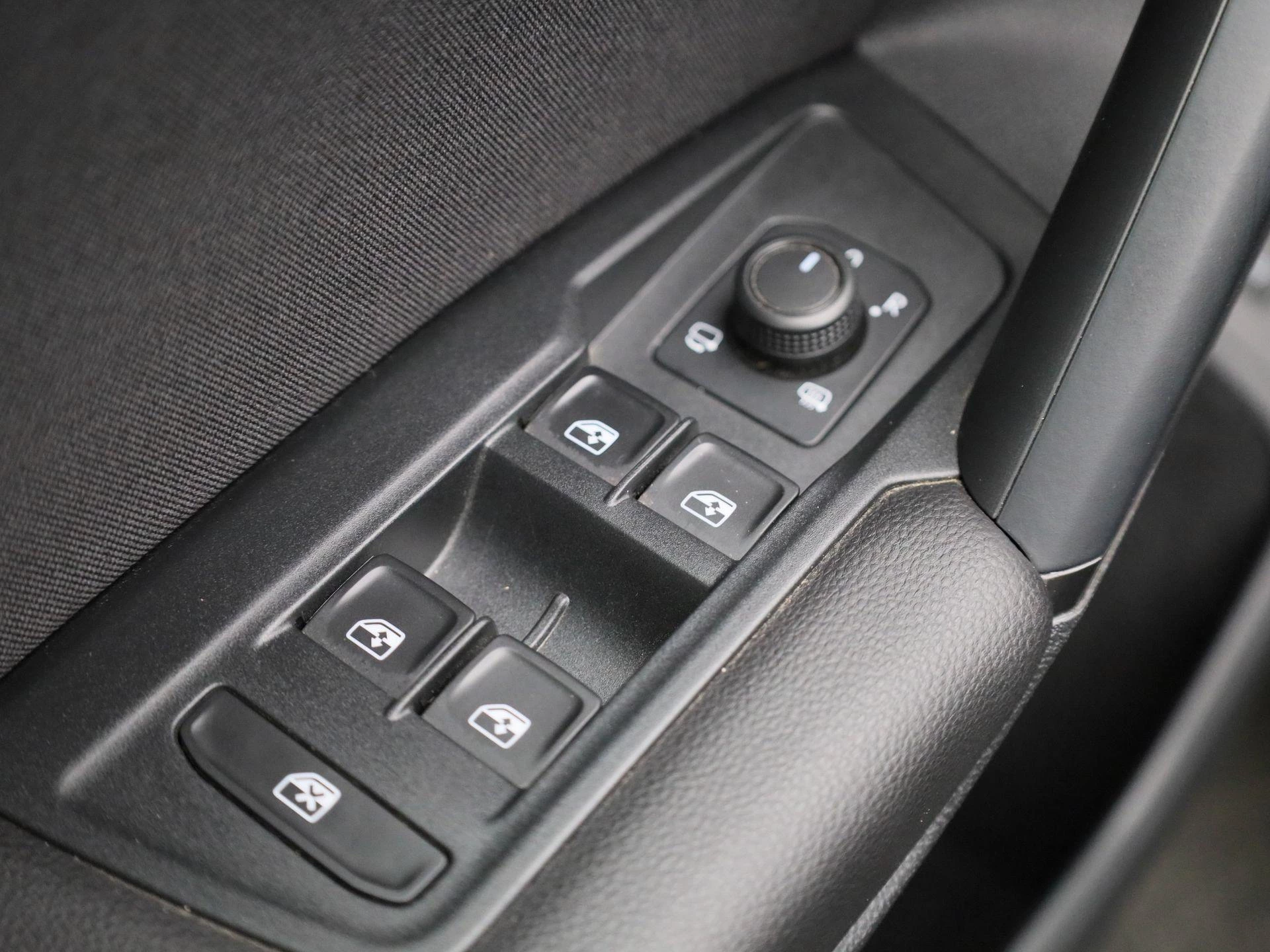 Volkswagen-Tiguan-image-31