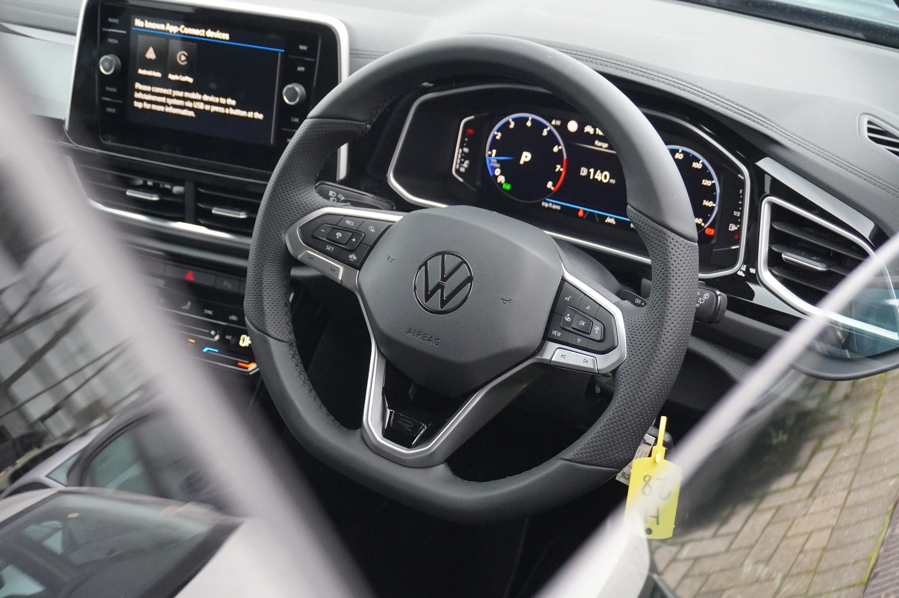 Volkswagen-T-Roc-image-26