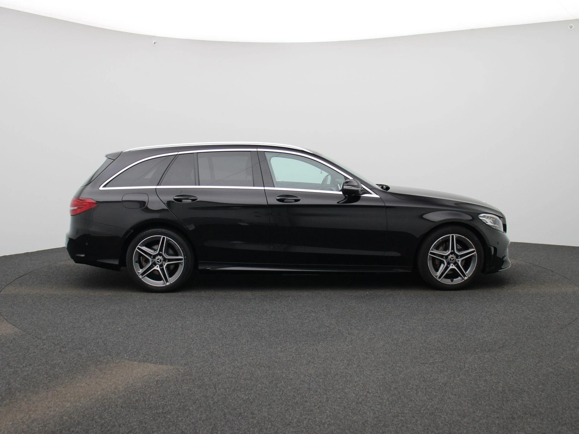 Mercedes-Benz-C-Klasse-image-5