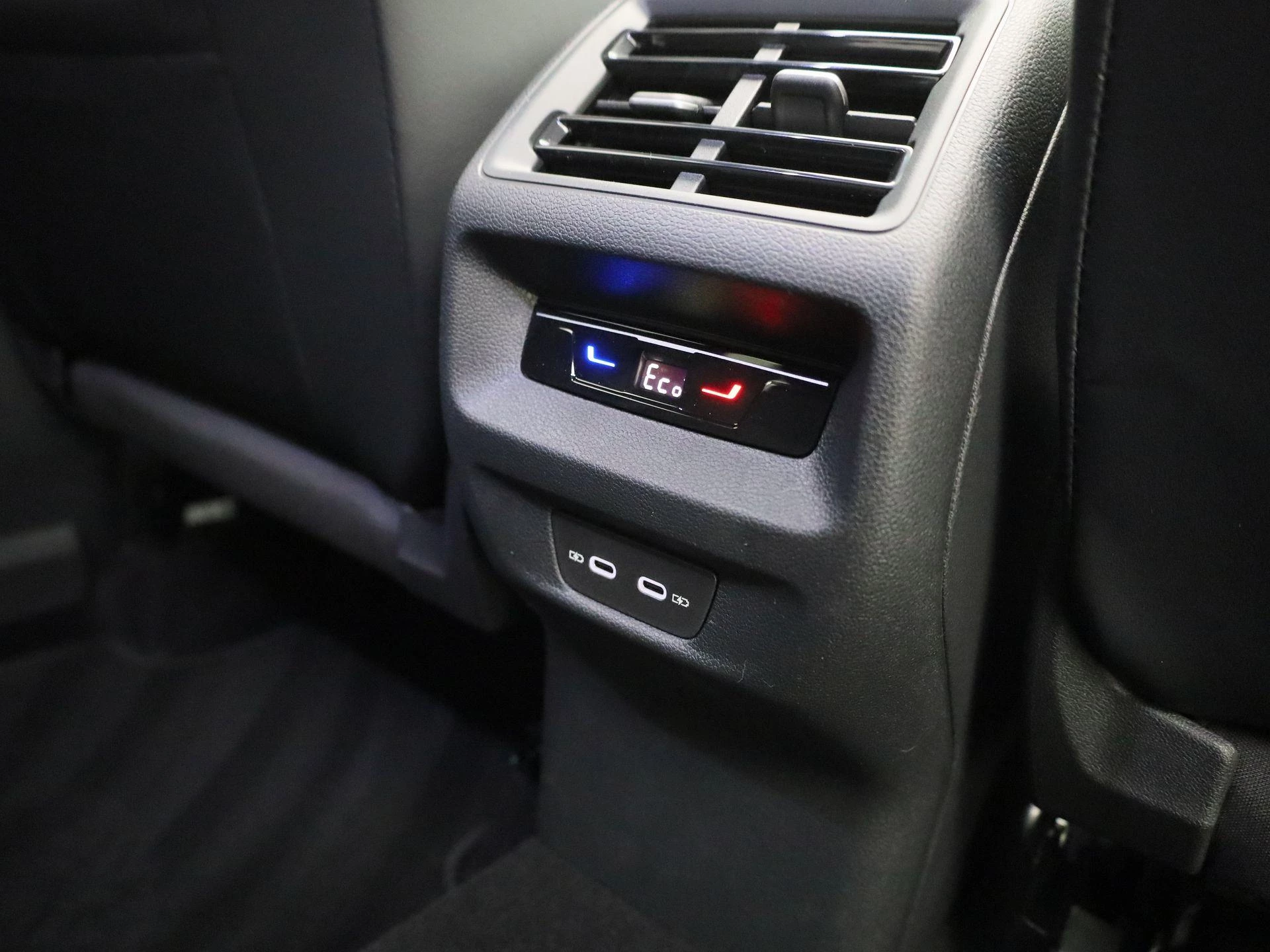 Volkswagen Tayron 1.5 eHybrid R-Line Edition 204 PK|