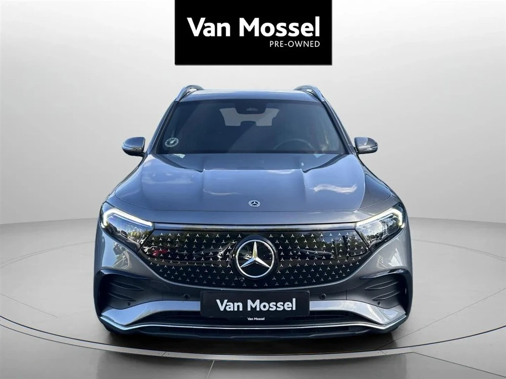 Mercedes-Benz-EQB-image-1