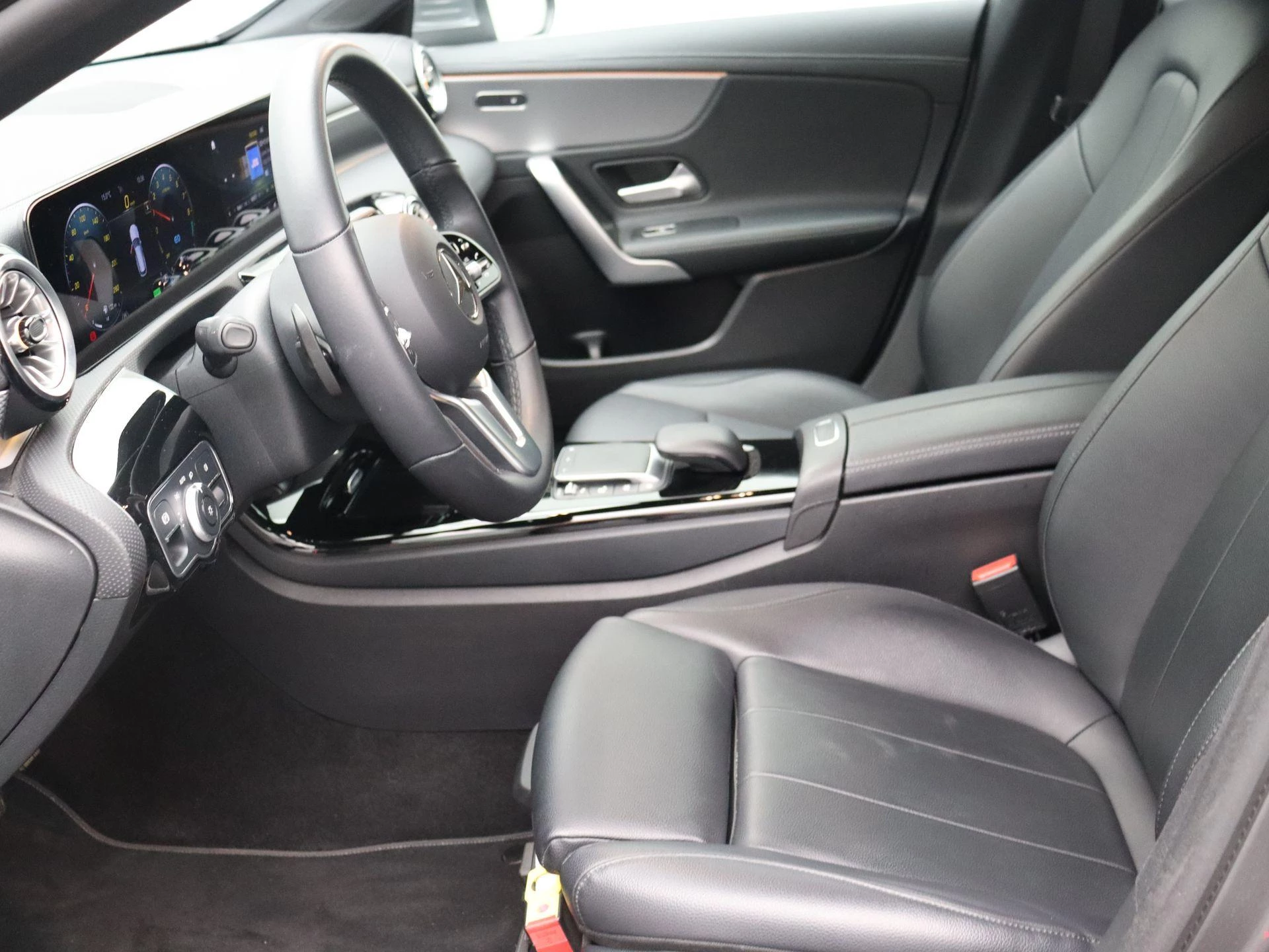 Mercedes-Benz CLA 250e Shooting Brake + LEDER + LED + CAMERA +