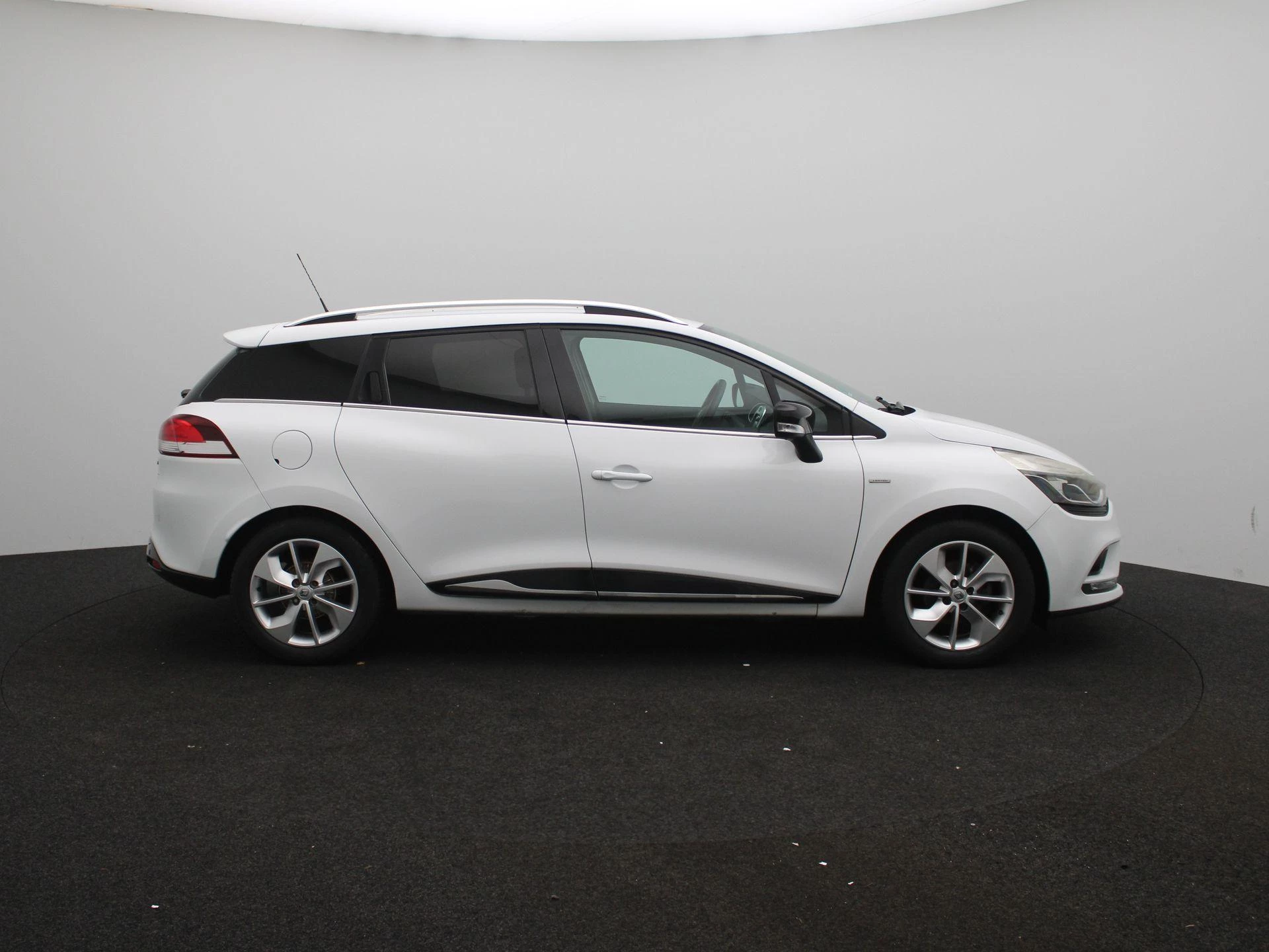 Renault-Clio-image-6