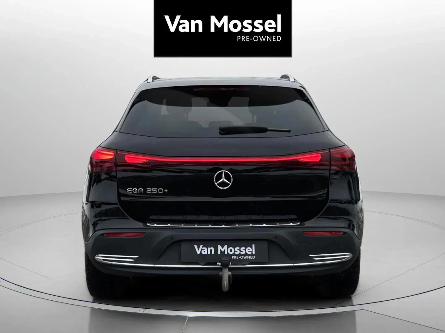 Mercedes-Benz-EQA-image-5