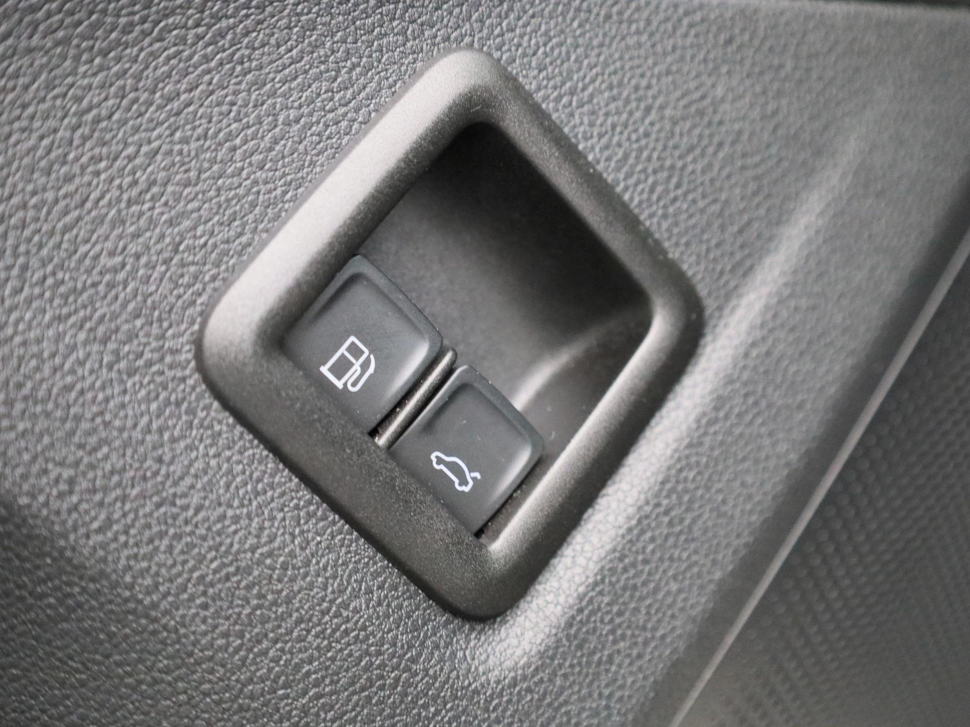 Volkswagen-Tiguan-image-38