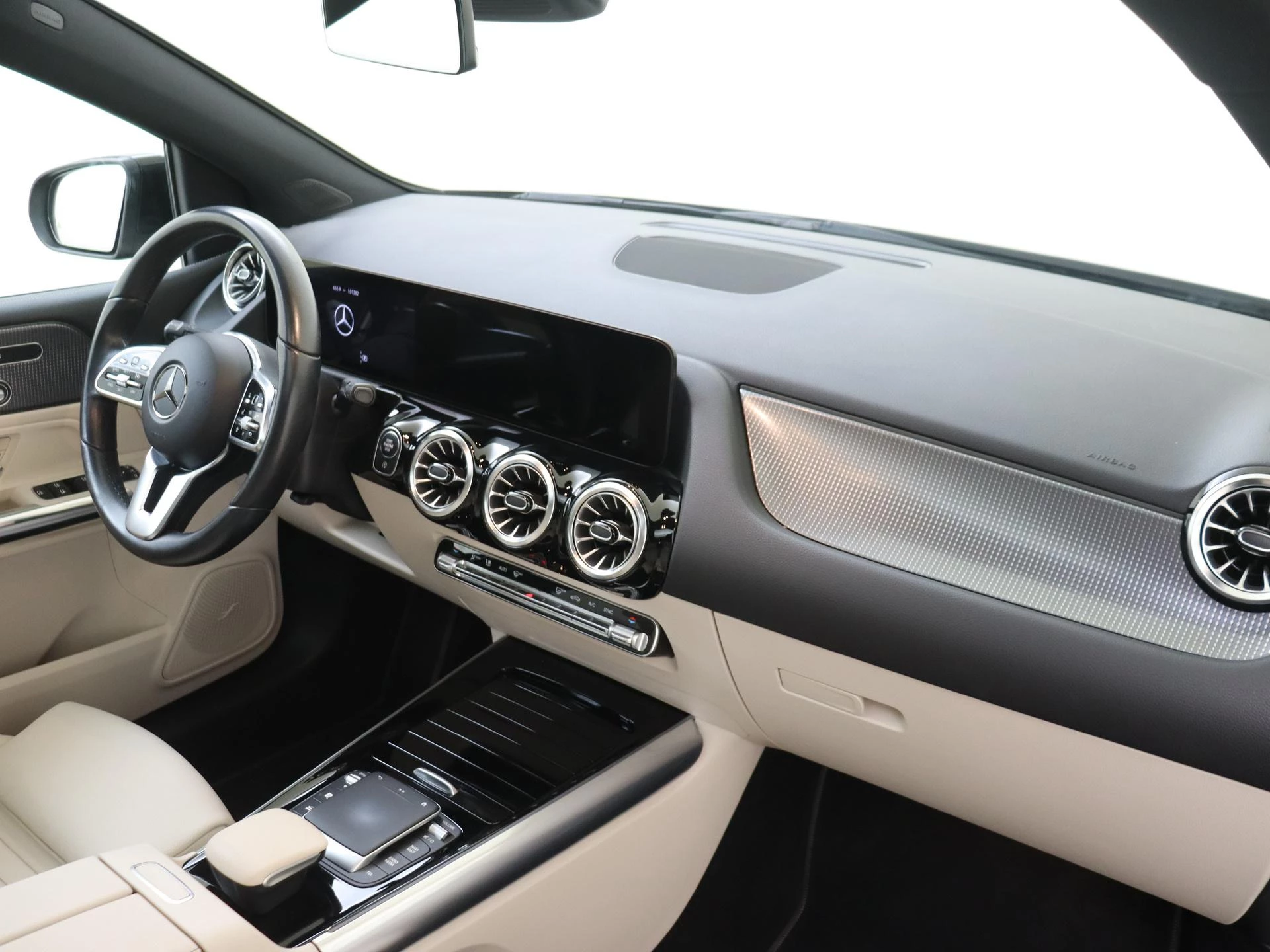 Mercedes-Benz-B-Klasse-image-4