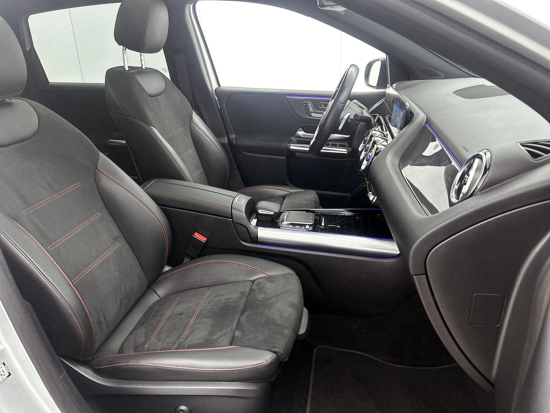 Mercedes-Benz-B-Klasse-image-46
