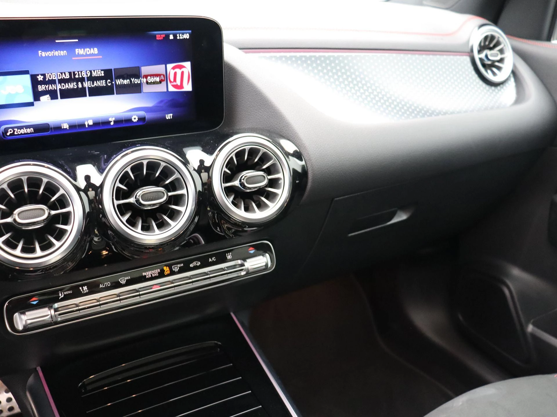 Mercedes-Benz-EQA-image-9