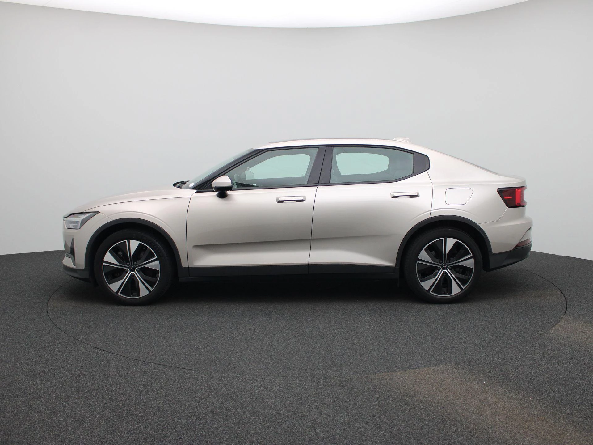 Polestar-2-image-3