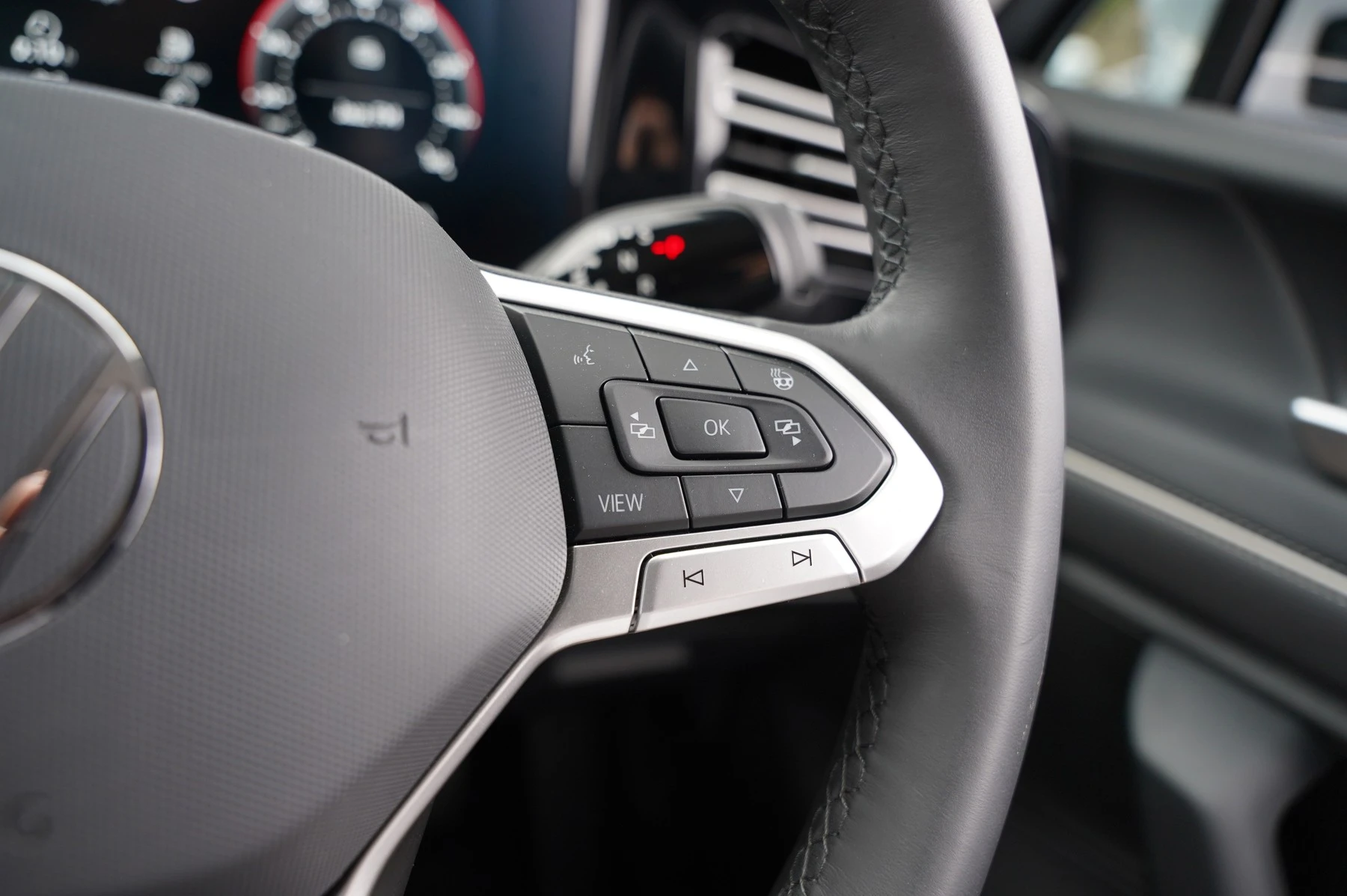 Volkswagen-Tiguan-image-20