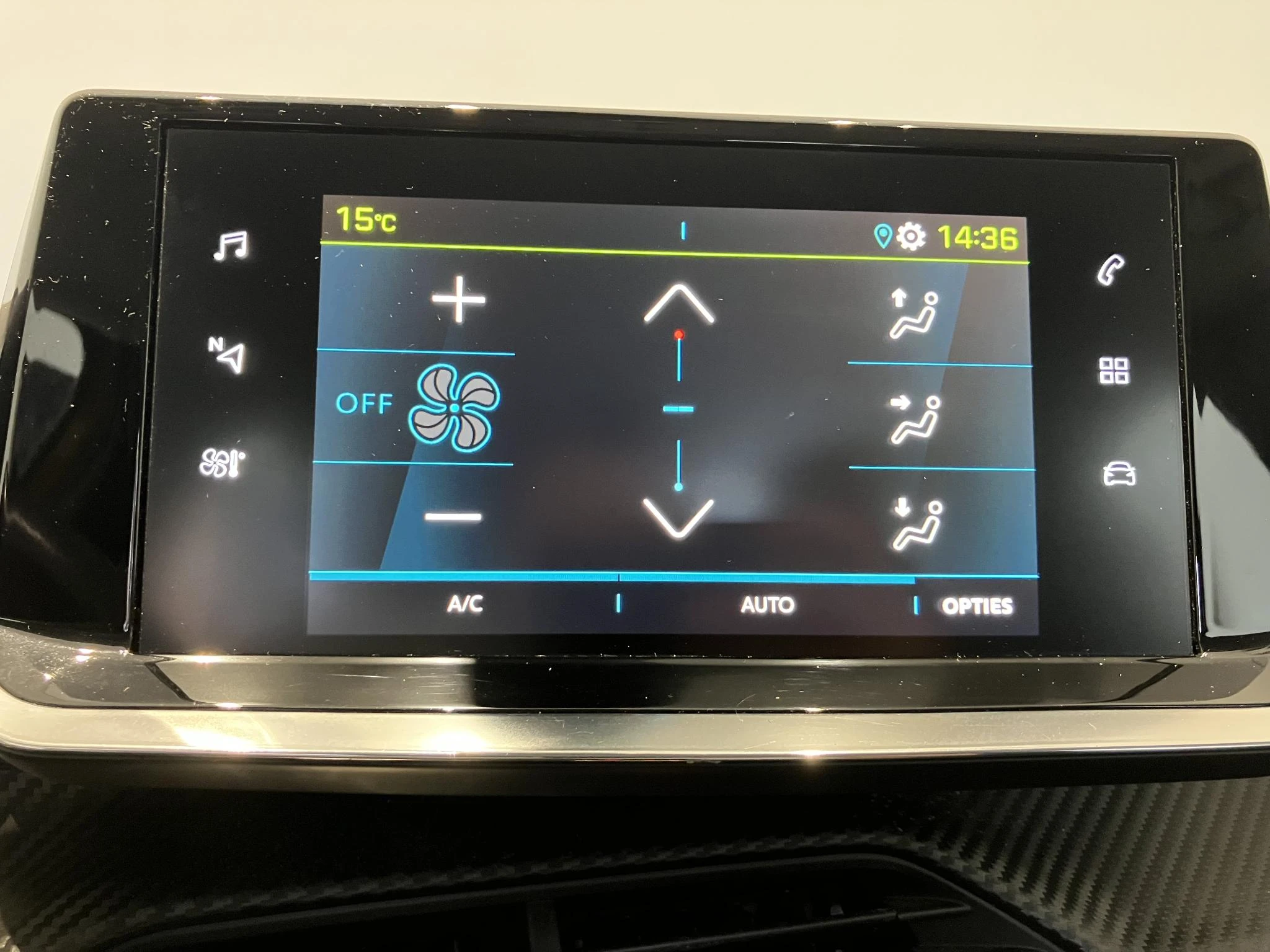 Peugeot-e-208-image-26