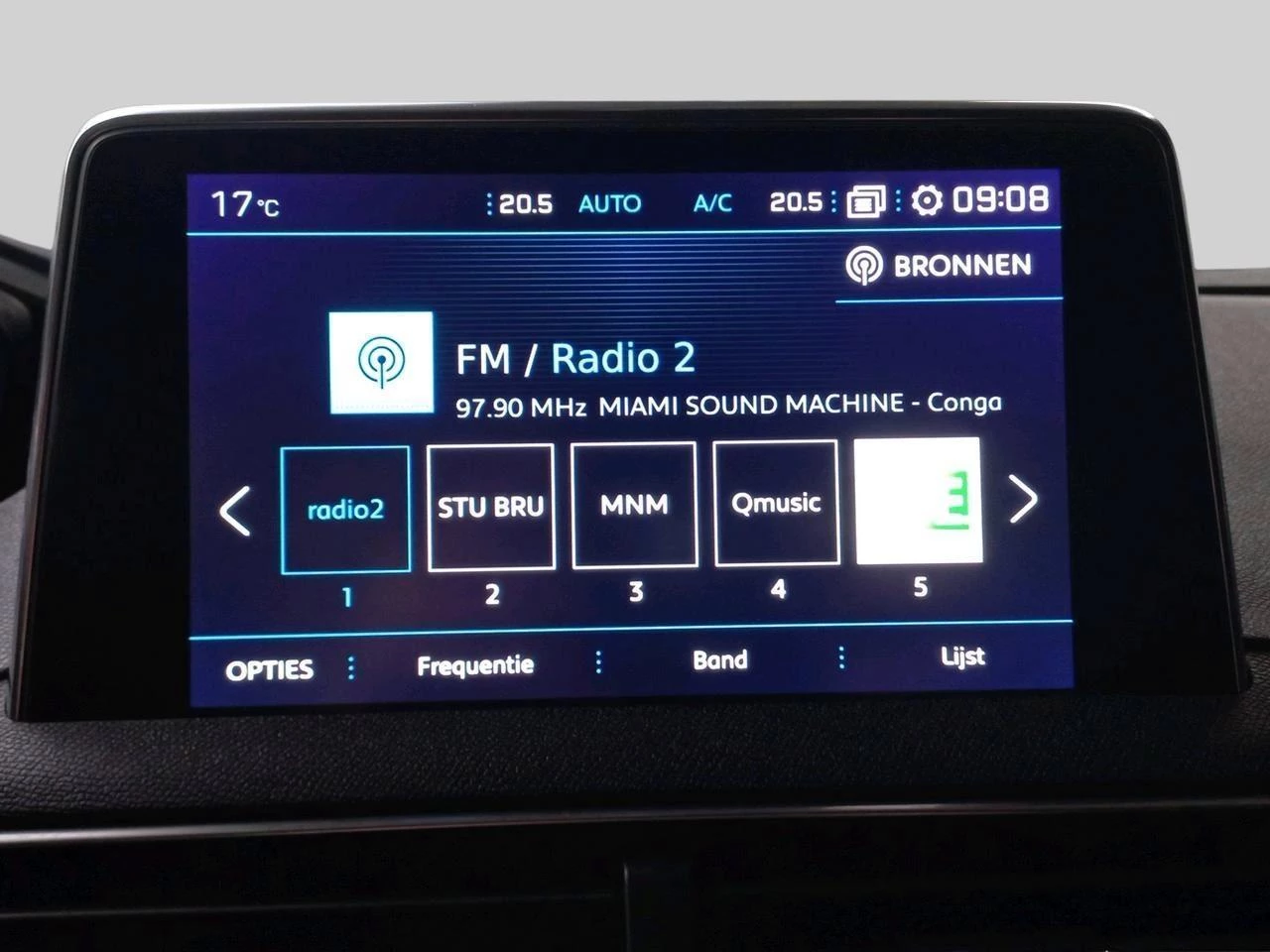 Peugeot-3008-image-12