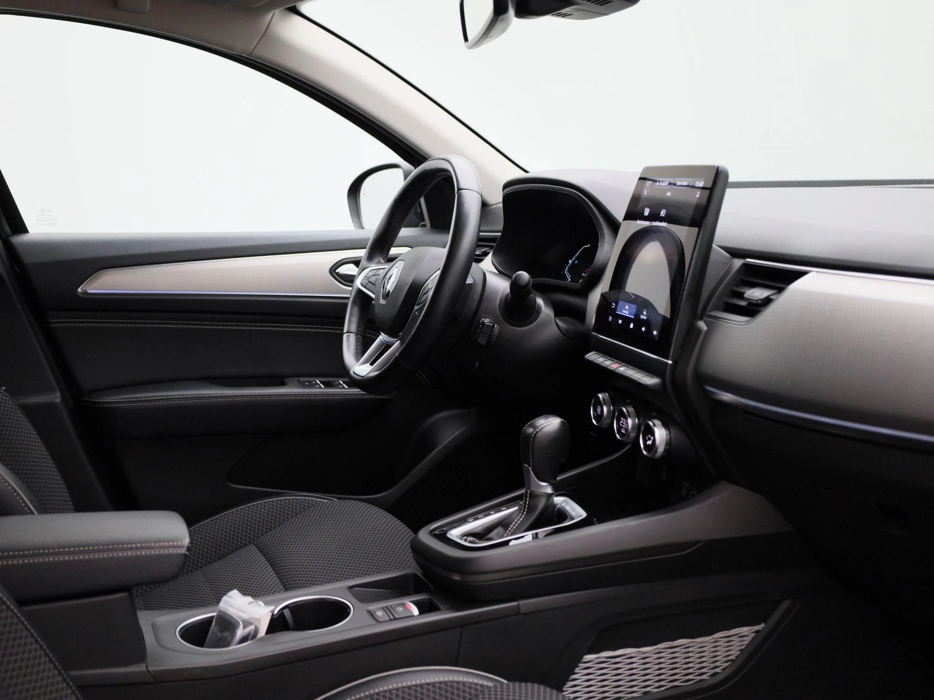 Renault-Arkana-image-28