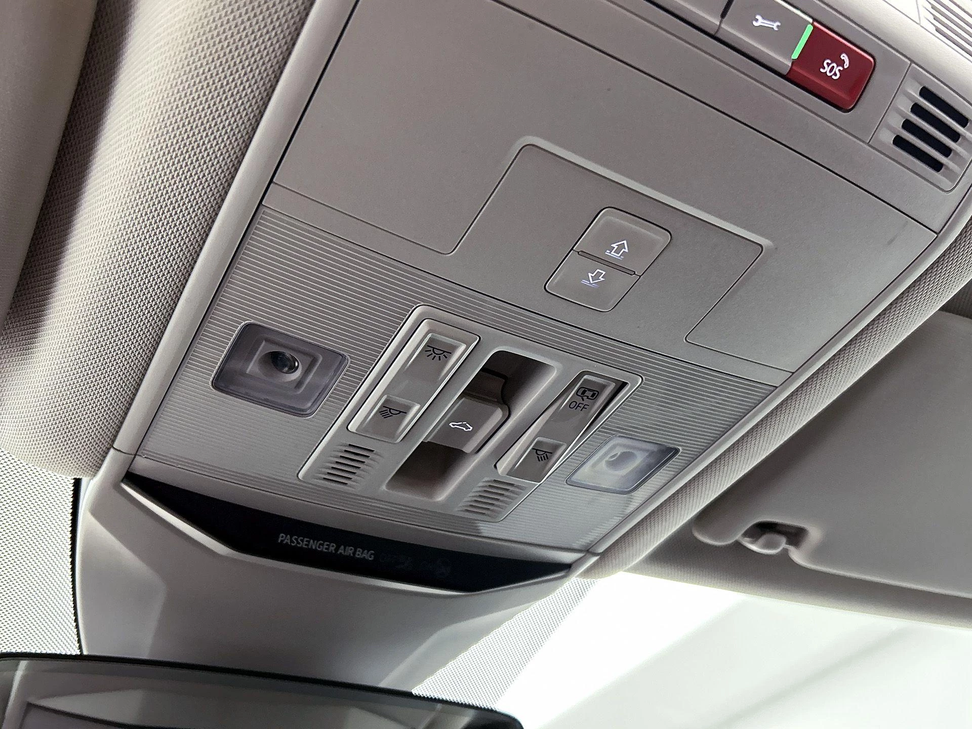 Volkswagen-T-Roc-image-13