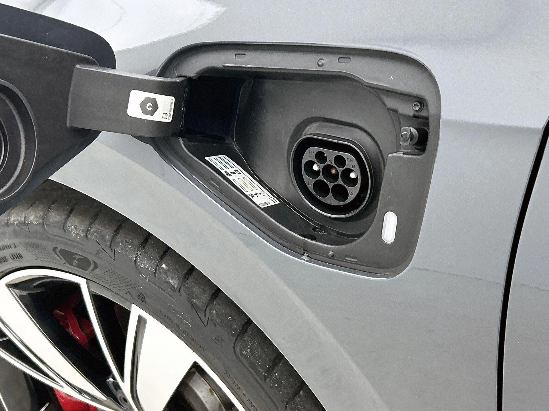 Volkswagen-Golf-image-8