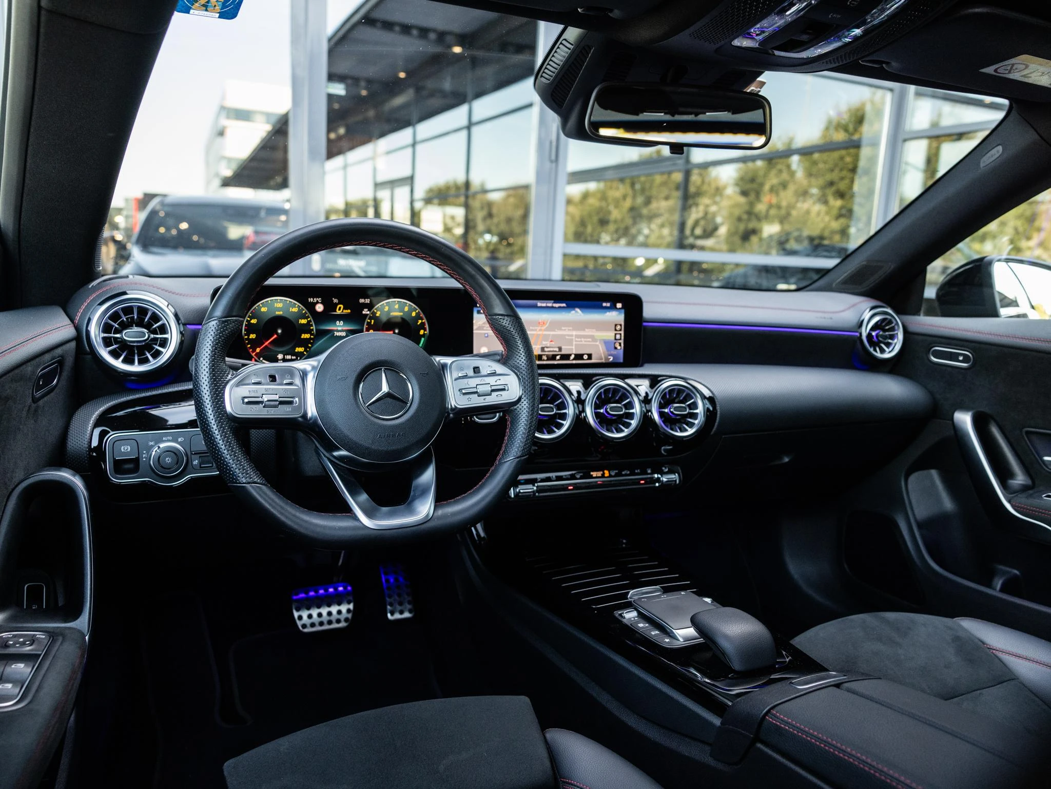 Mercedes-Benz-CLA-image-17