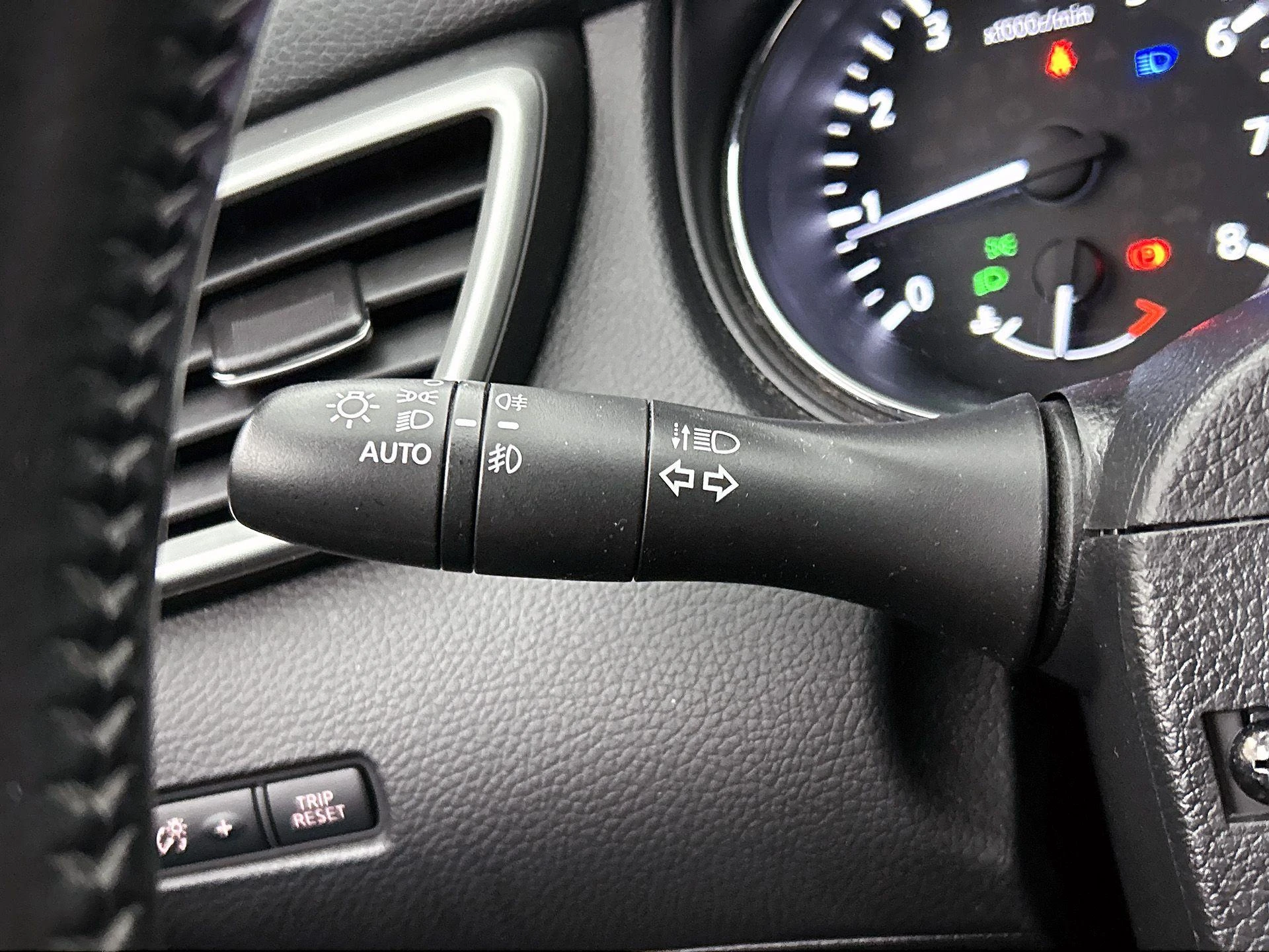 Nissan-QASHQAI-image-12