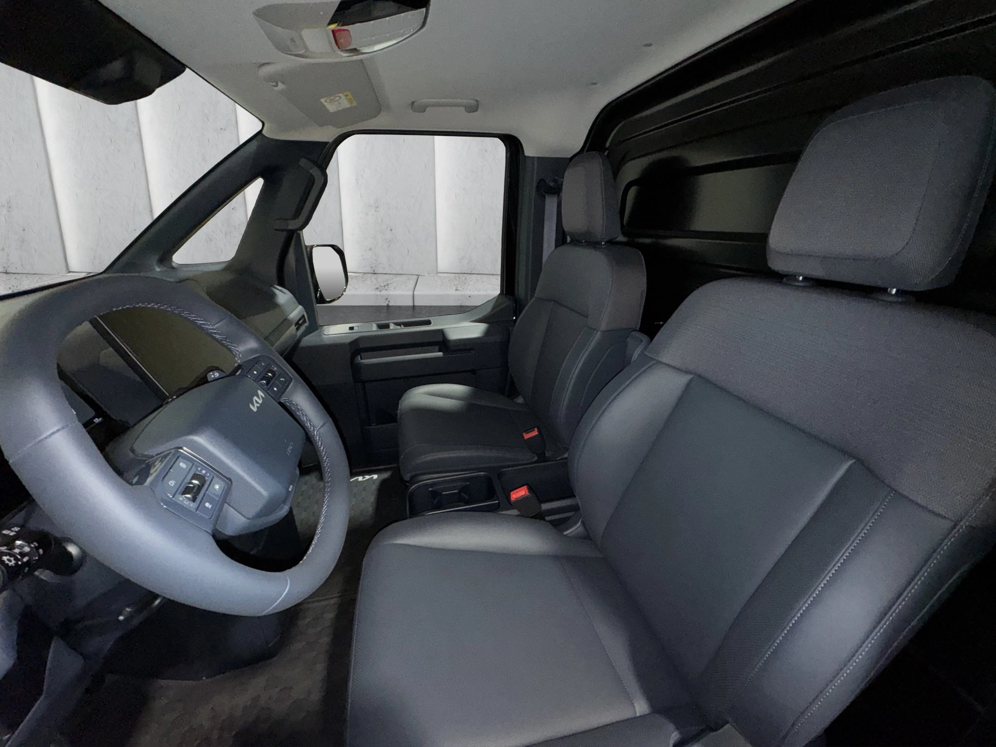Kia PV5 Cargo Elite 71.2 kWh L2H1 Kastenwagen. 120 kW. 4-türig