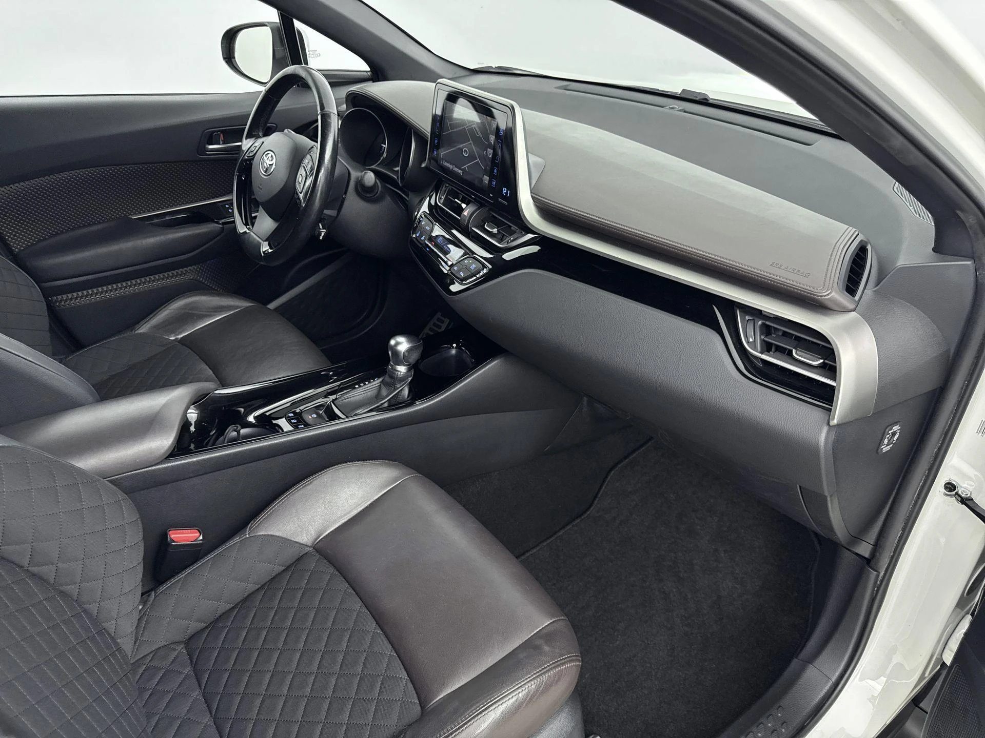 Toyota-C-HR-image-16