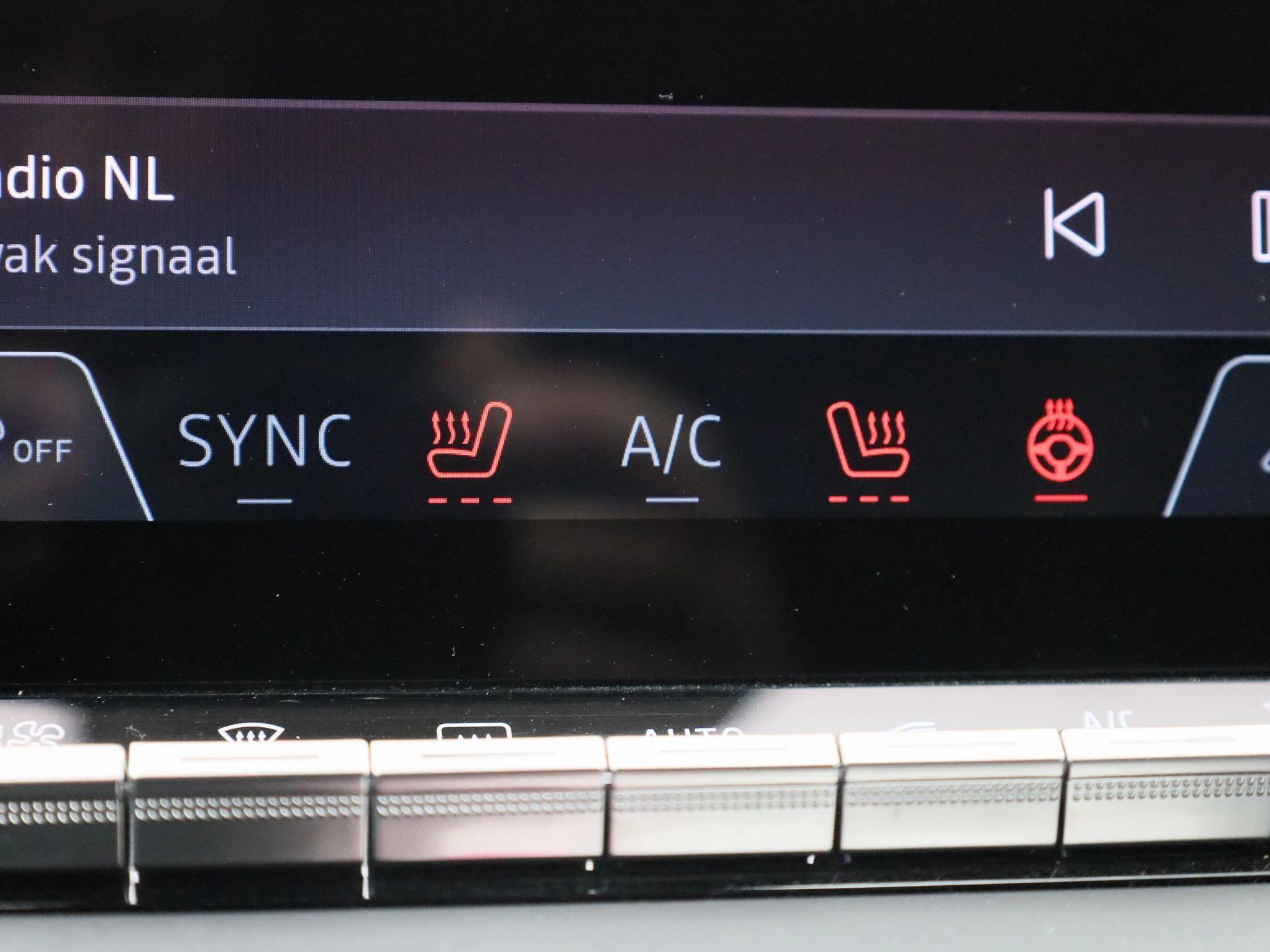 Renault-Megane E-Tech-image-18