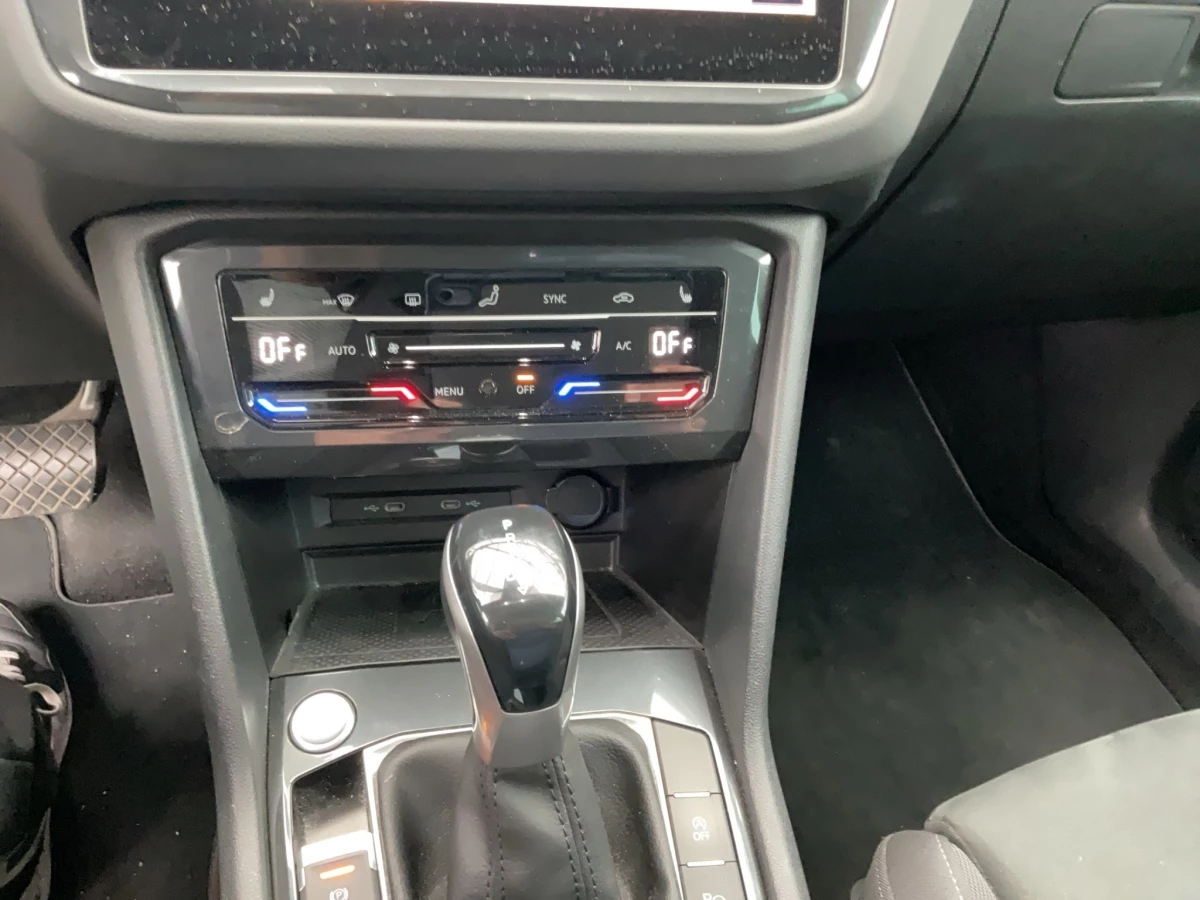 Volkswagen-Tiguan-image-11