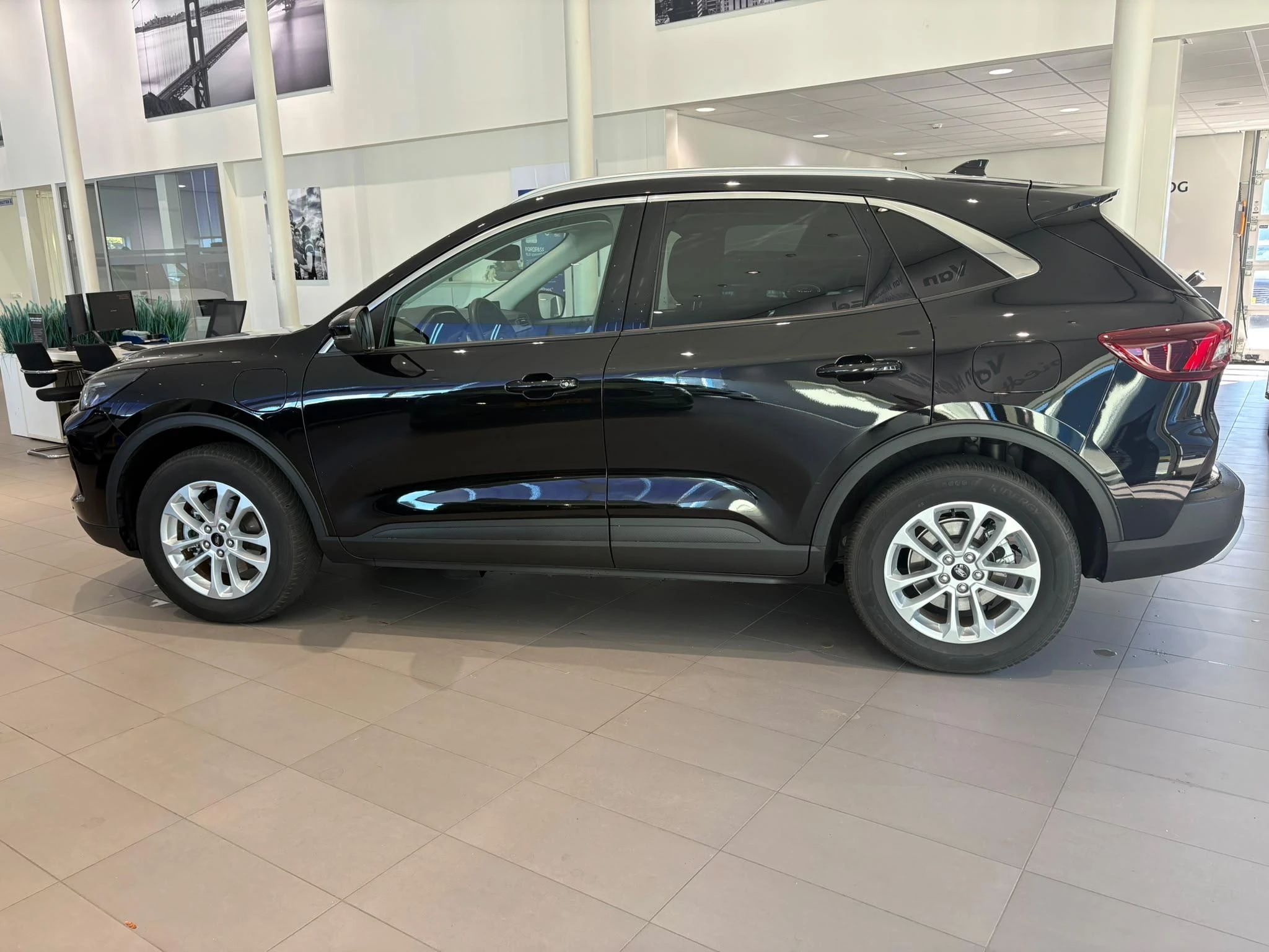Ford-Kuga-image-7