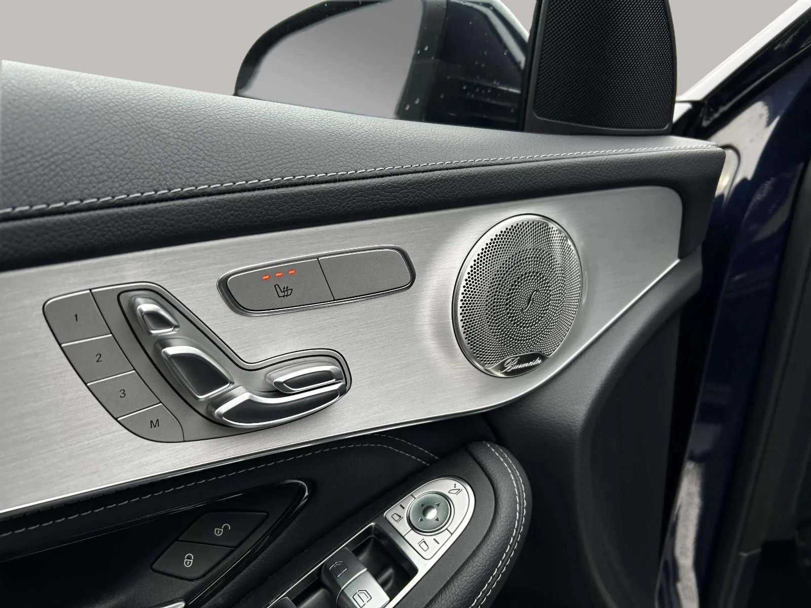 Mercedes-Benz-GLC-image-12