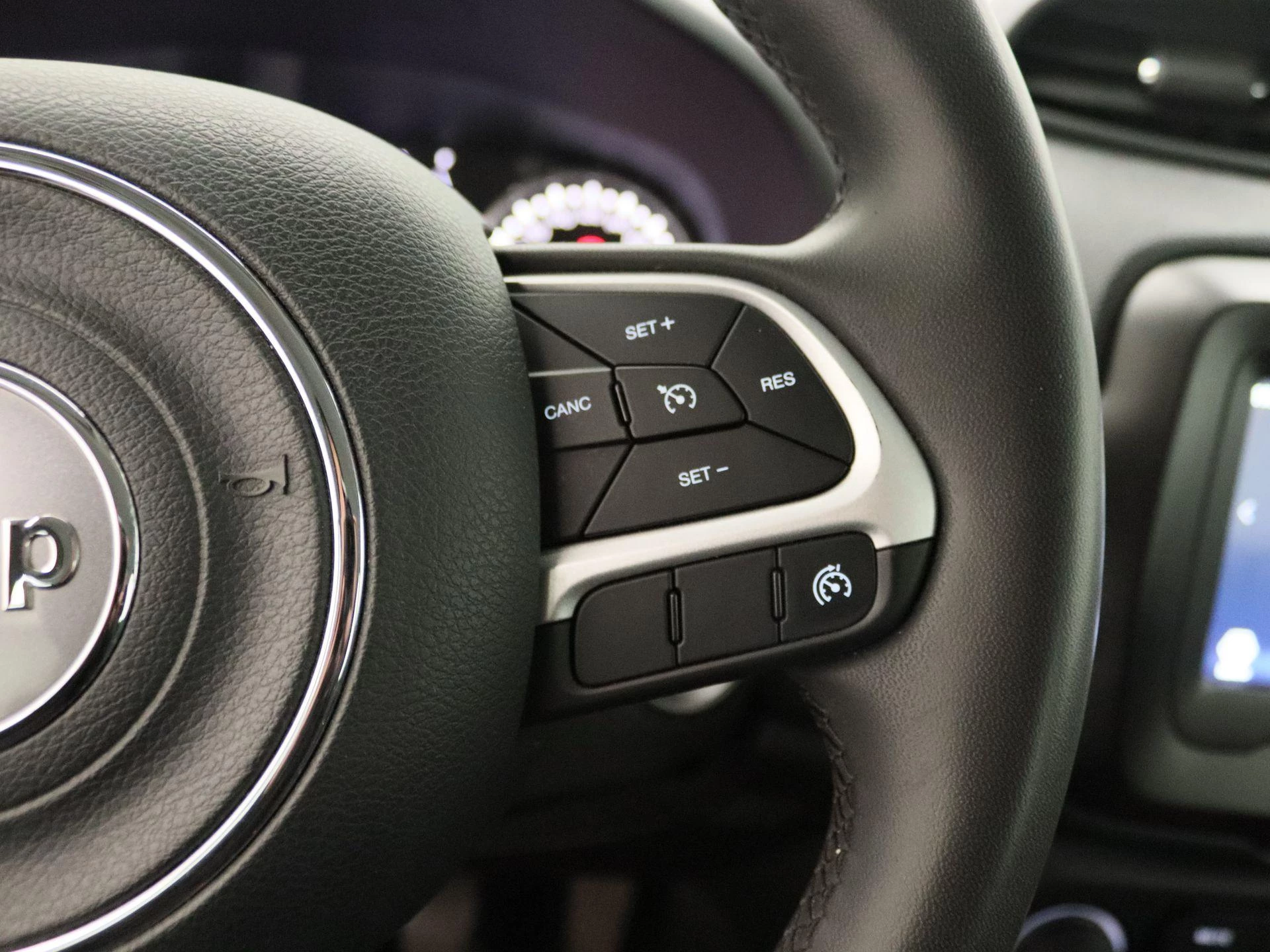 Jeep-Renegade-image-16