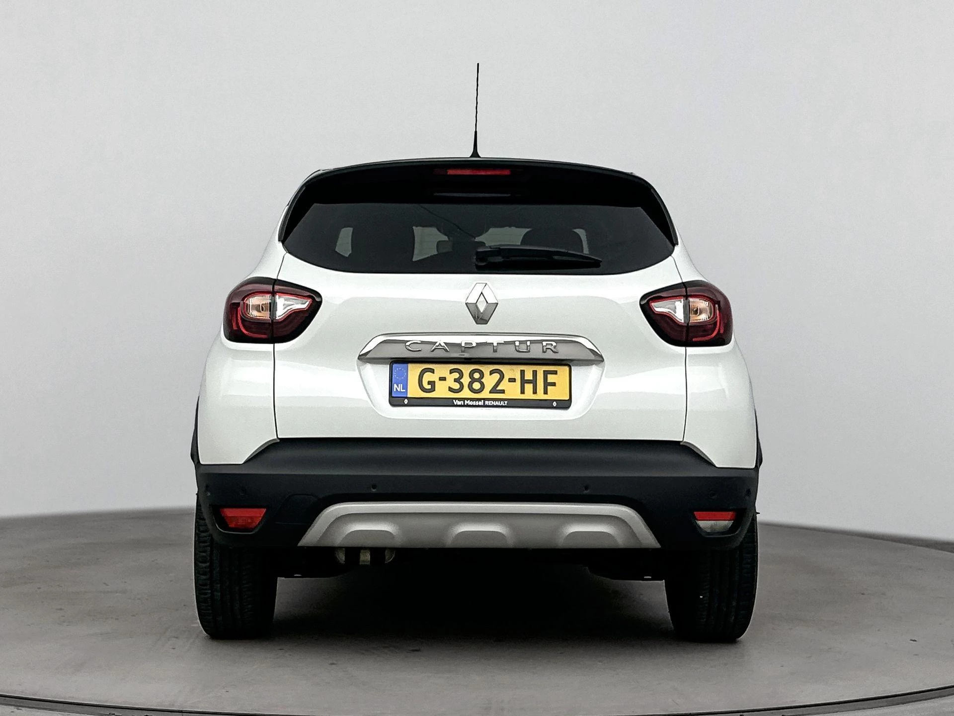 Renault-Captur-image-2