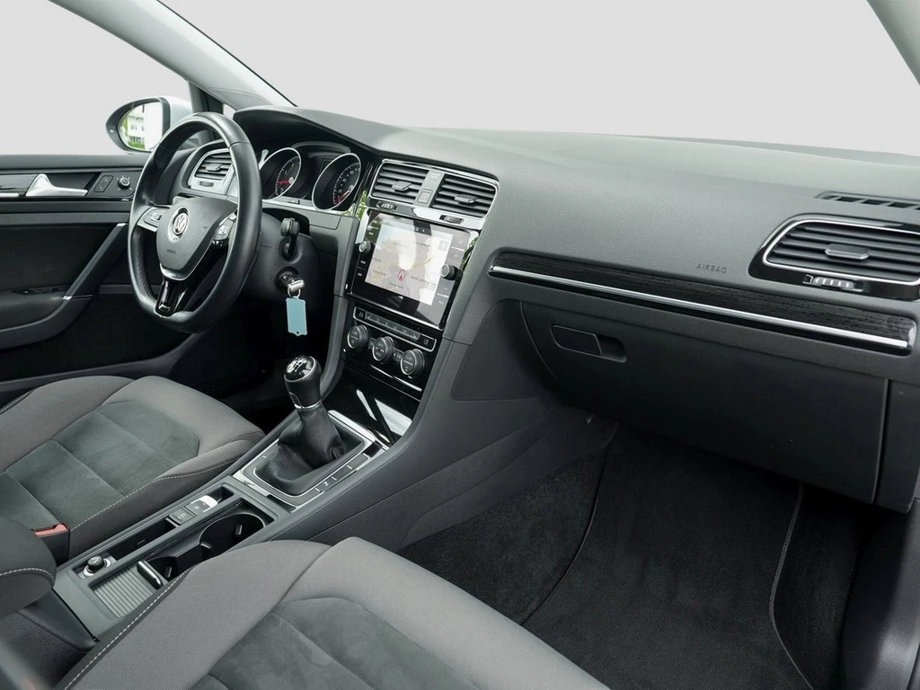 Volkswagen Golf 1.5 TSI Highline R-Line *LED*Navi*PDC*Climatronic*Sitzheizung*17" Alufelgen*