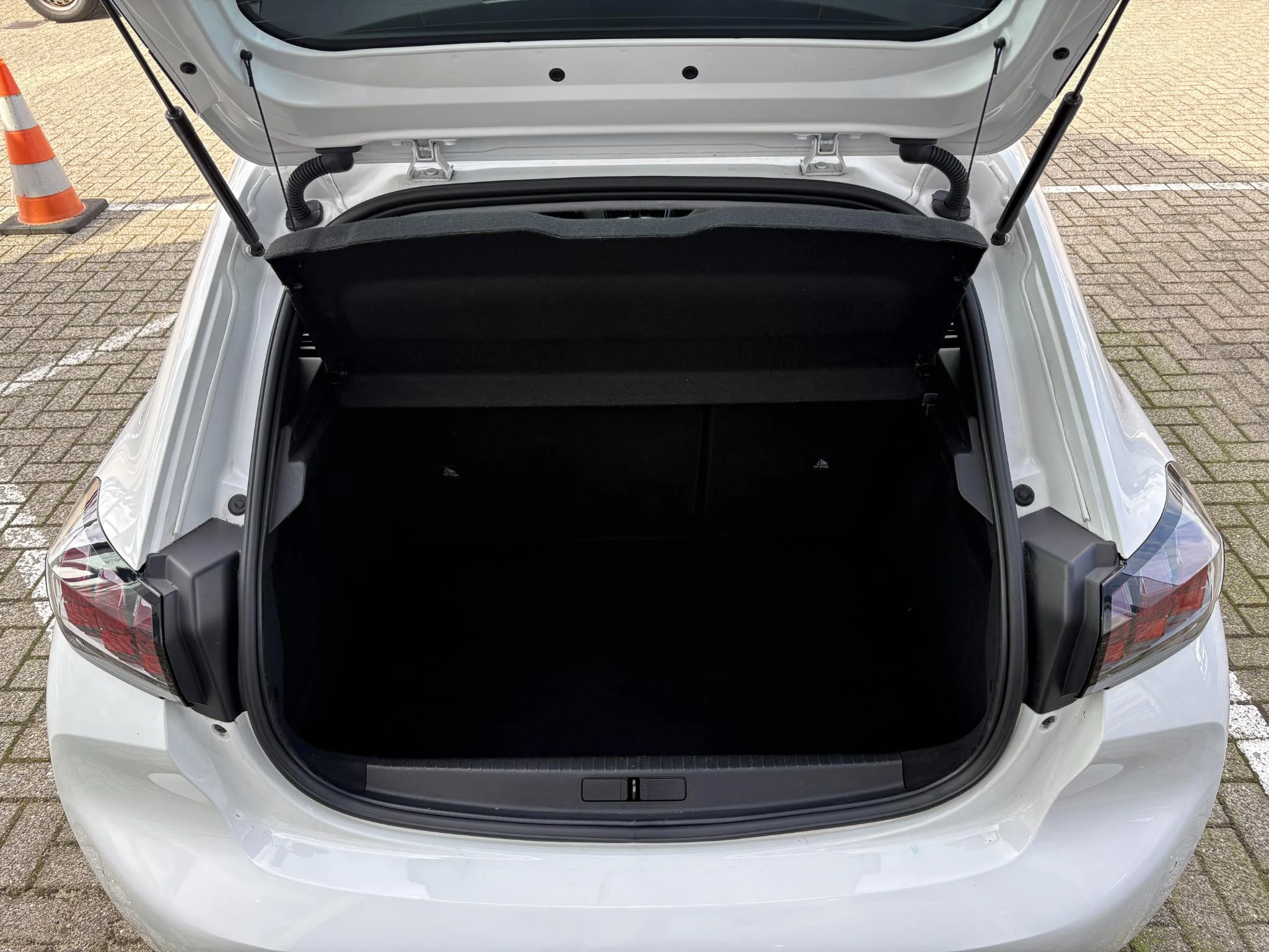 Peugeot-208-image-17
