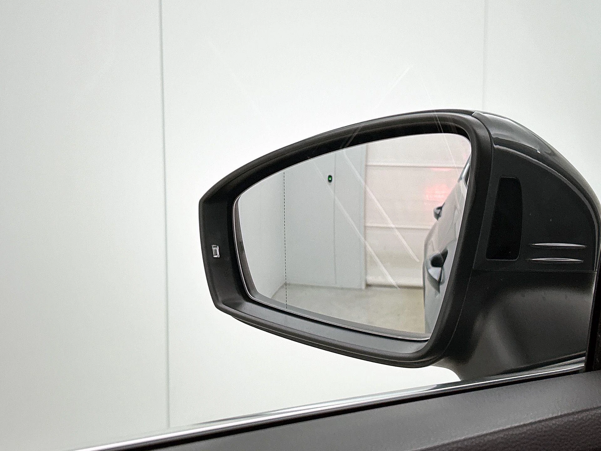 Volkswagen-Tiguan-image-17