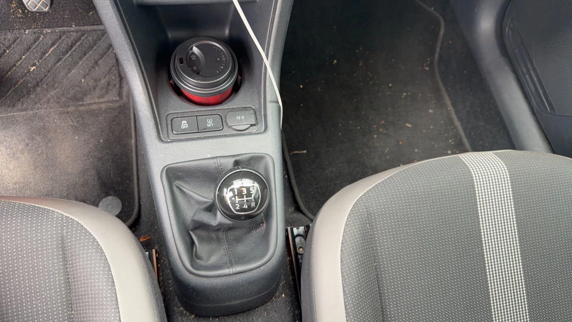 Volkswagen-up!-image-12
