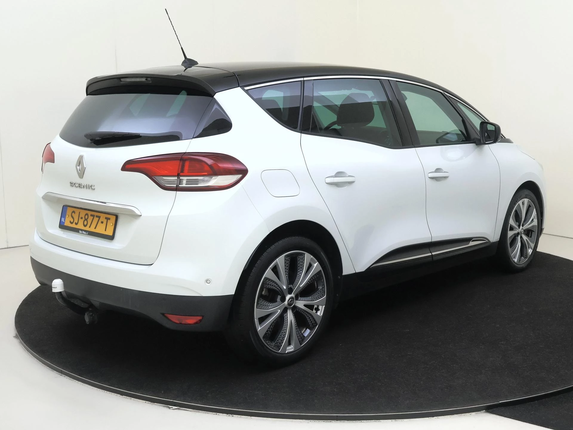 Renault-Scénic-image-6
