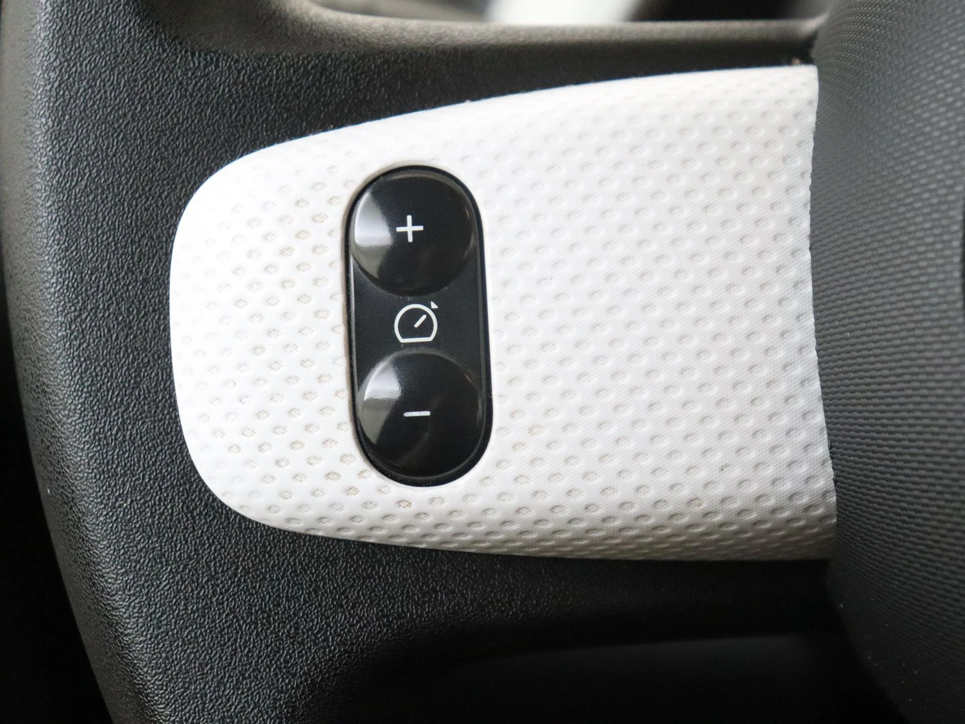 Renault-Twingo-image-15