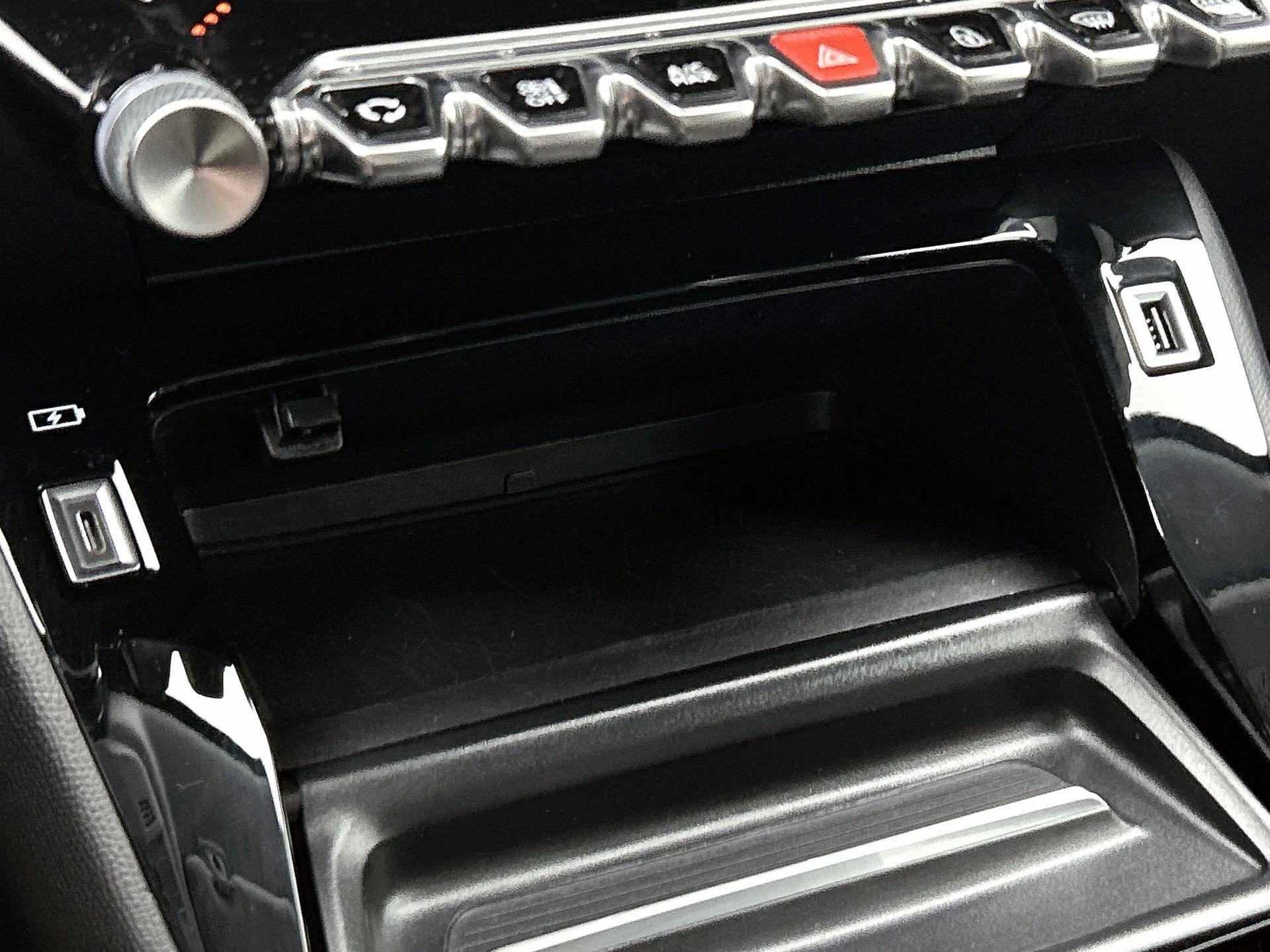 Peugeot-208-image-28