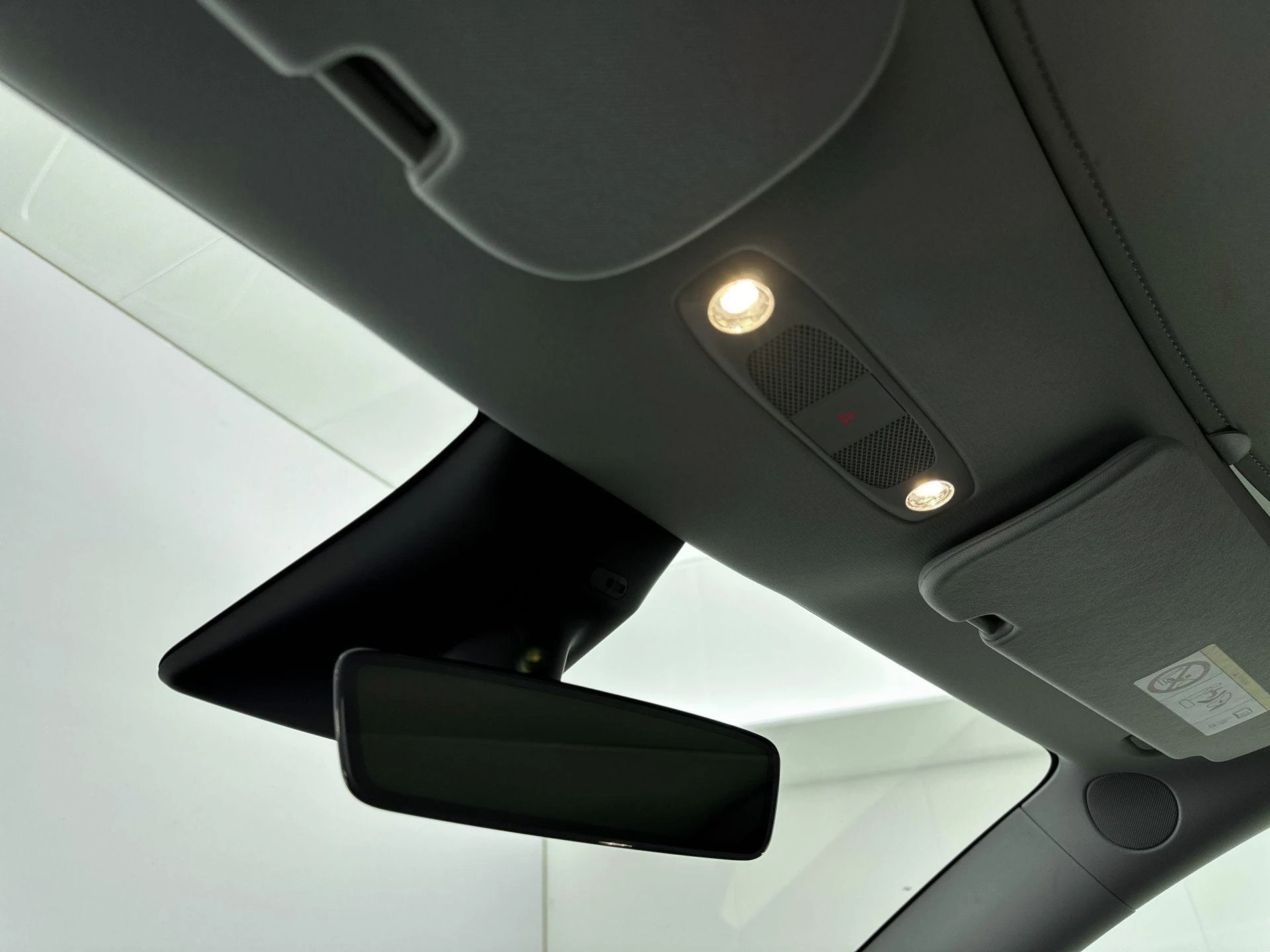 Tesla-Model Y-image-17