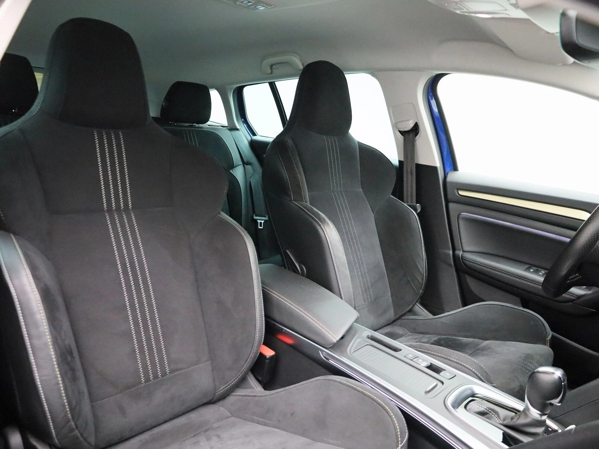 Renault-Megane E-Tech-image-34