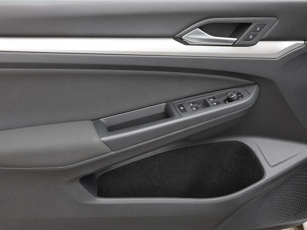 Volkswagen-Golf-image-14