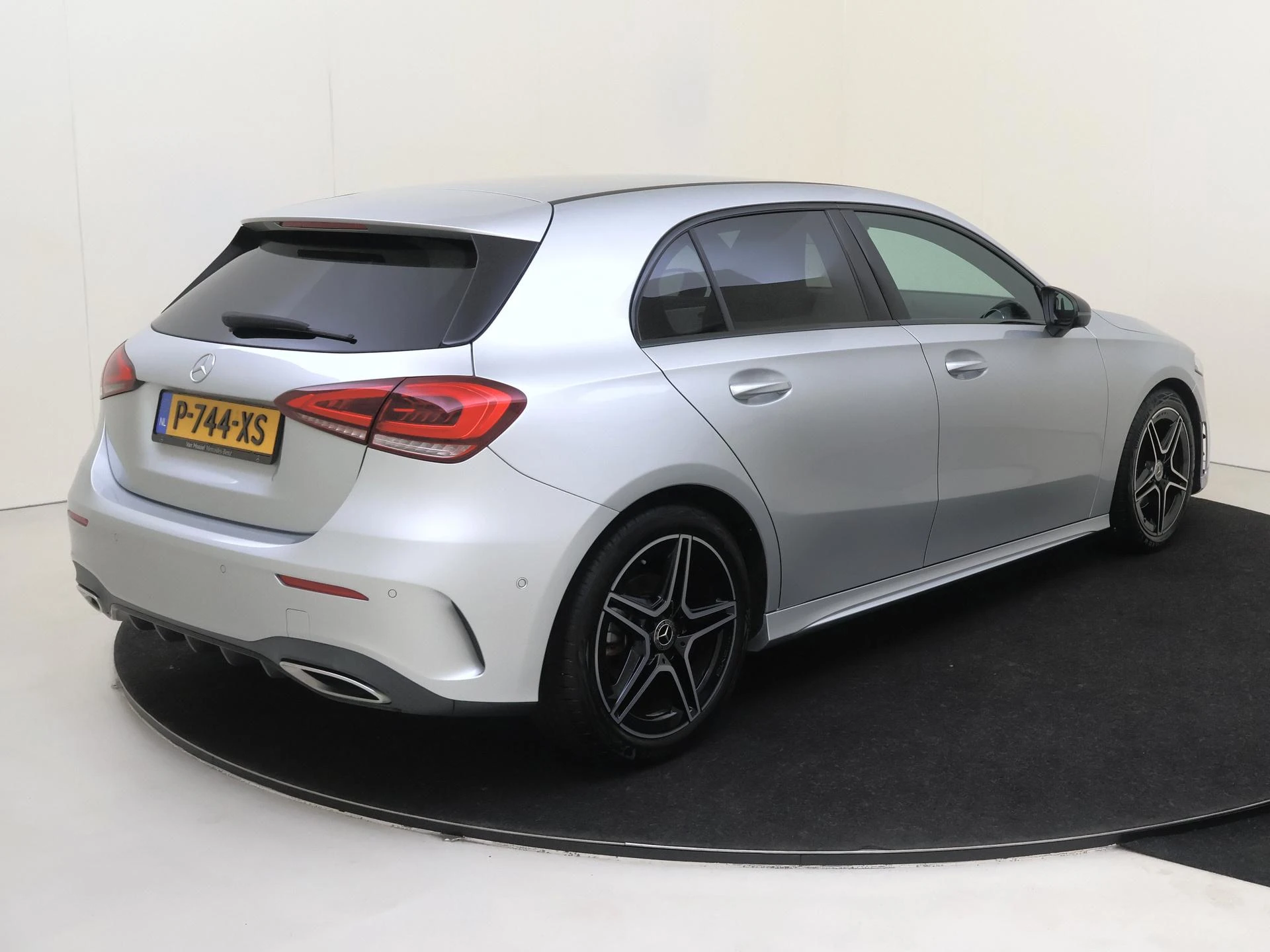 Mercedes-Benz-A-Klasse-image-3