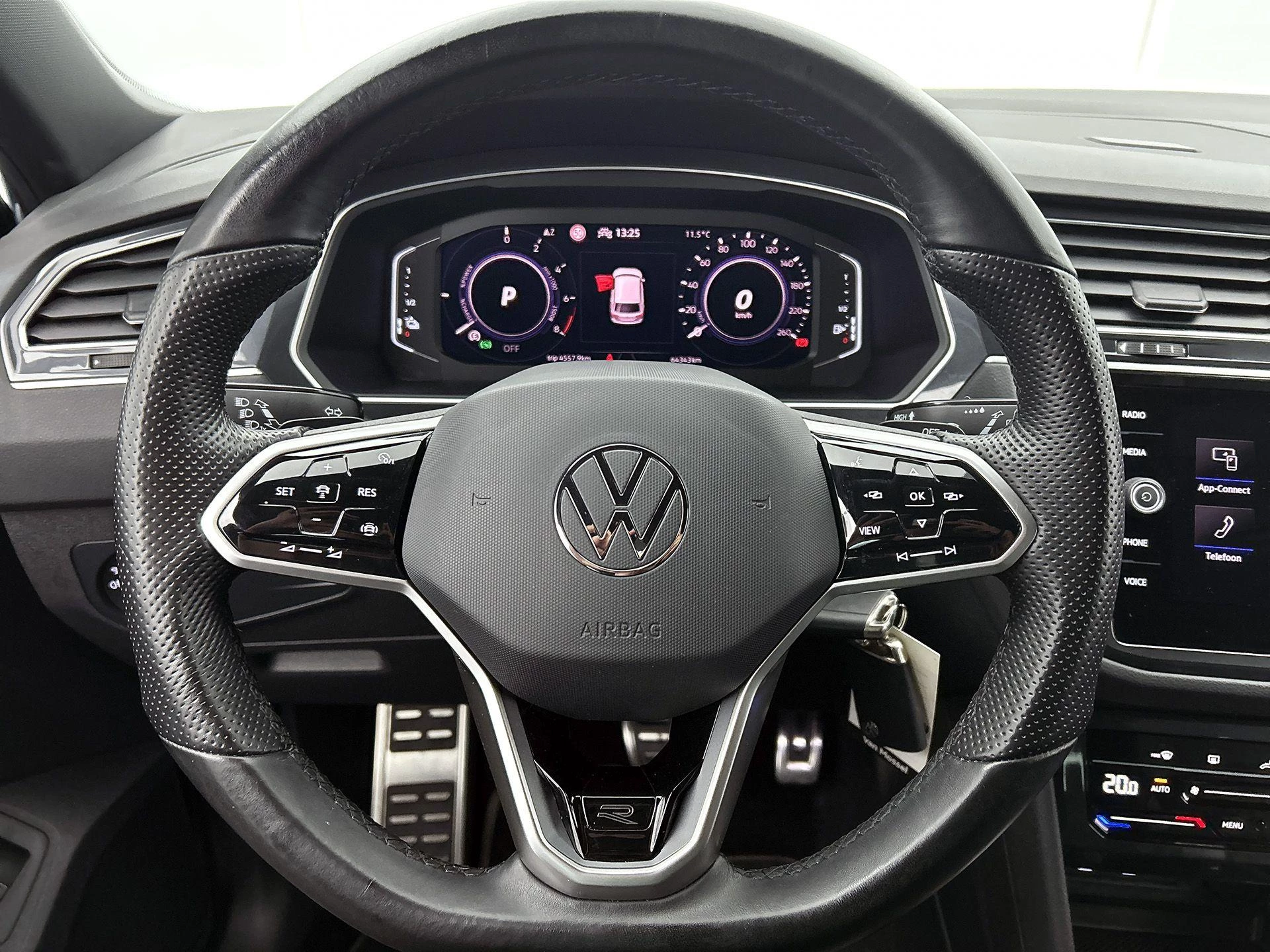 Volkswagen-Tiguan-image-34