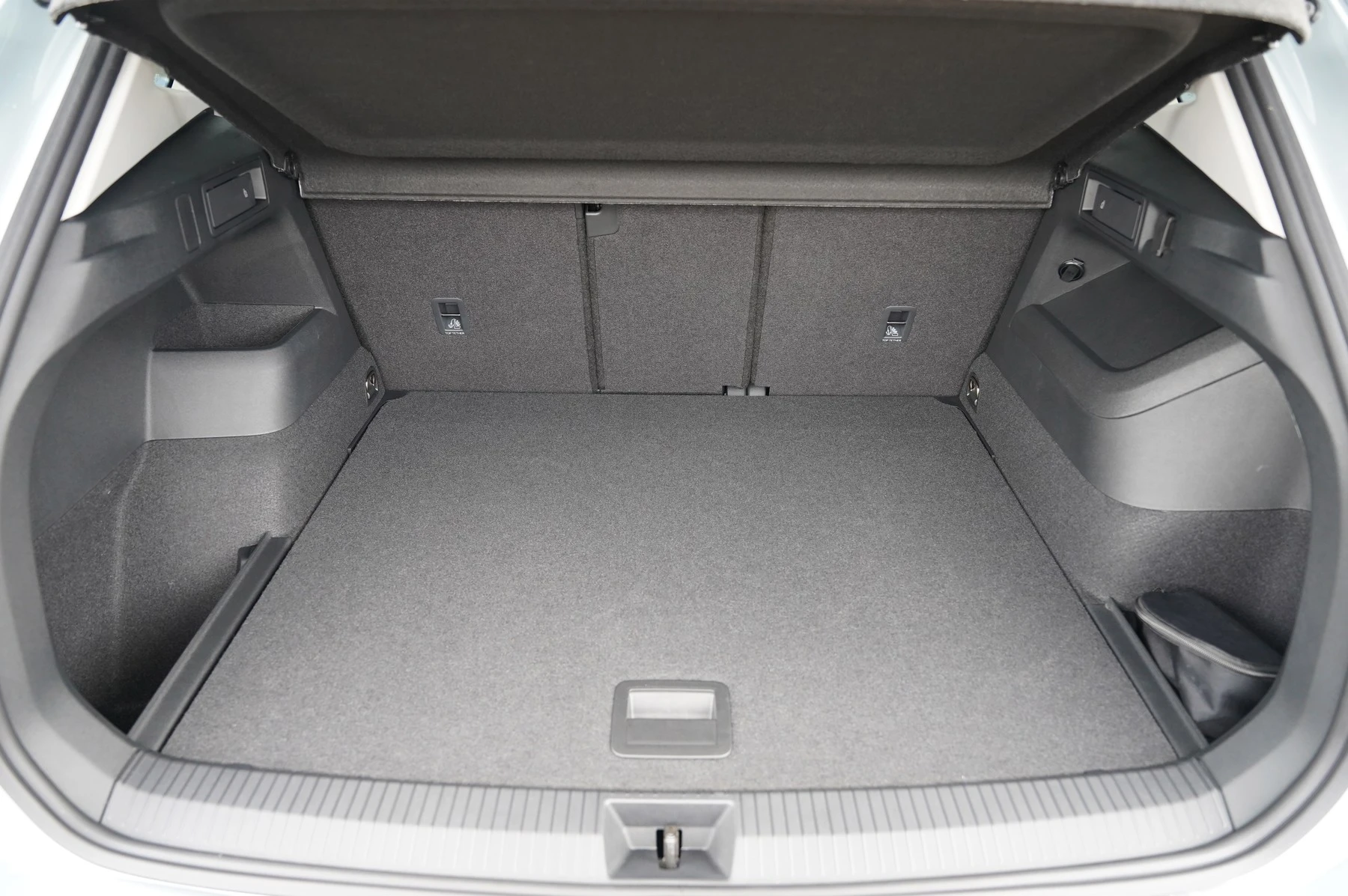 Volkswagen-Tiguan-image-12