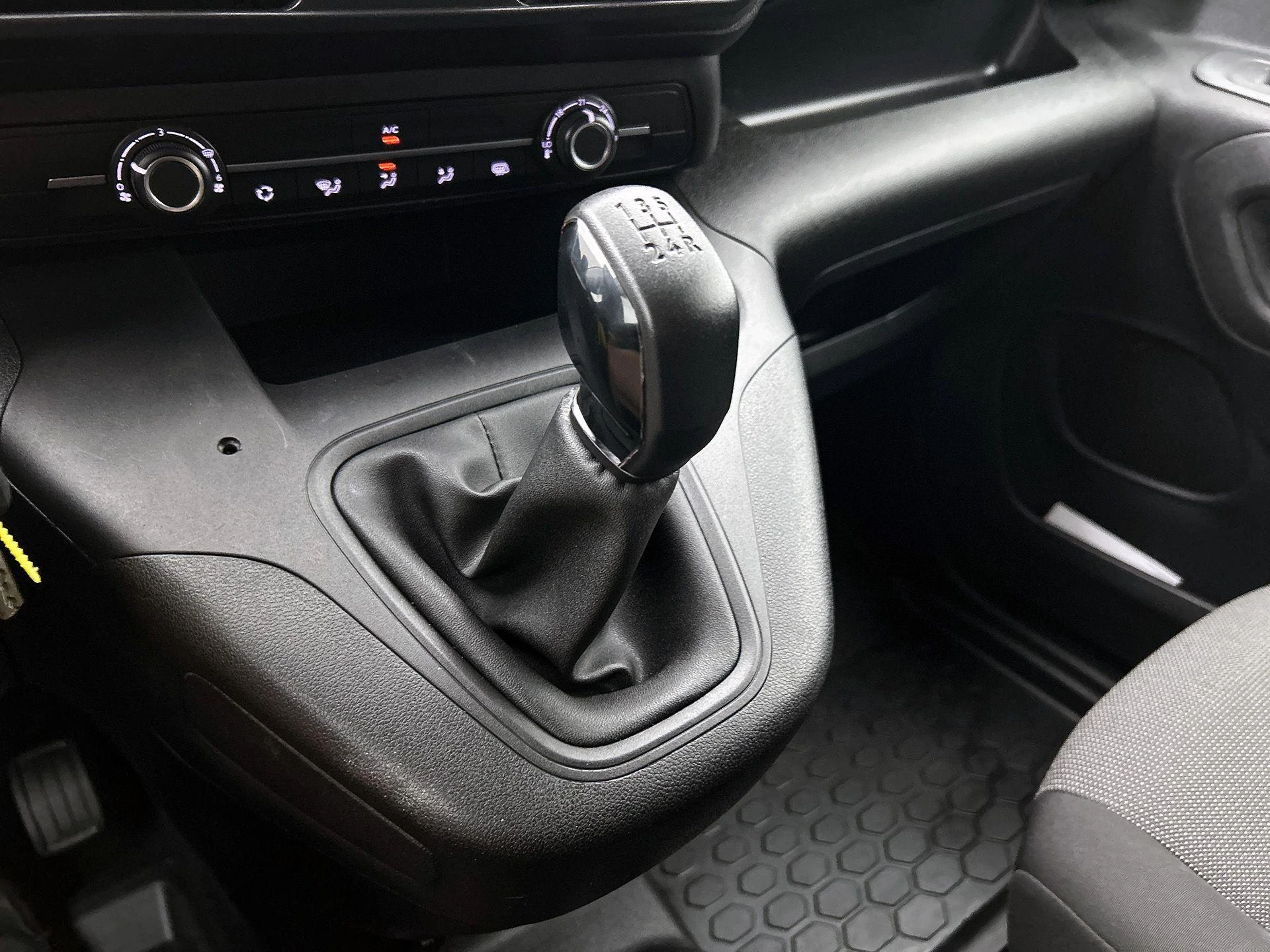 Opel-Combo-image-15