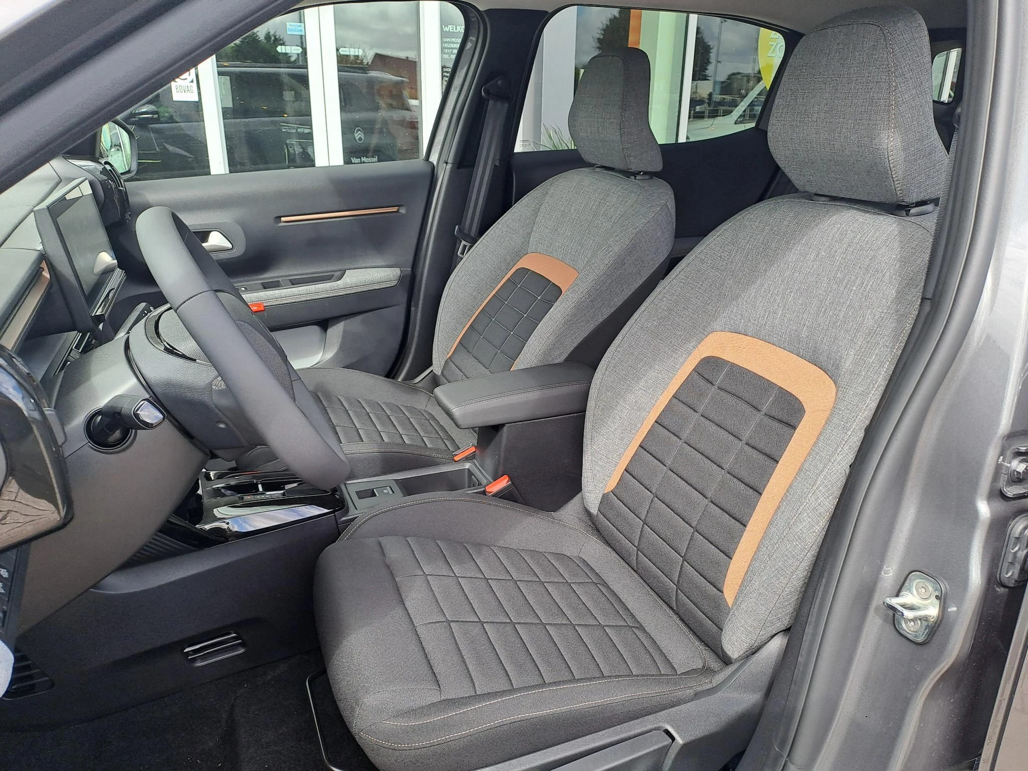 Citroën-ë-C3 Aircross-image-1